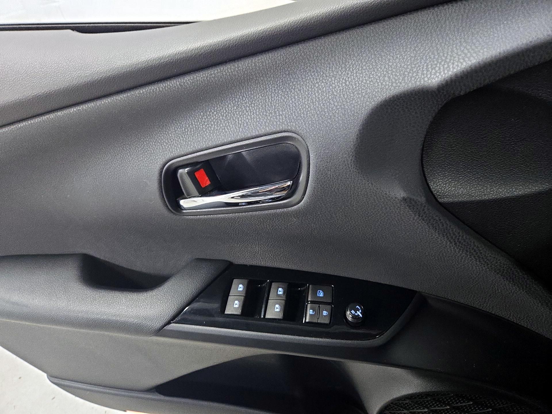 Thumbnail: 2016 Toyota Prius - 12