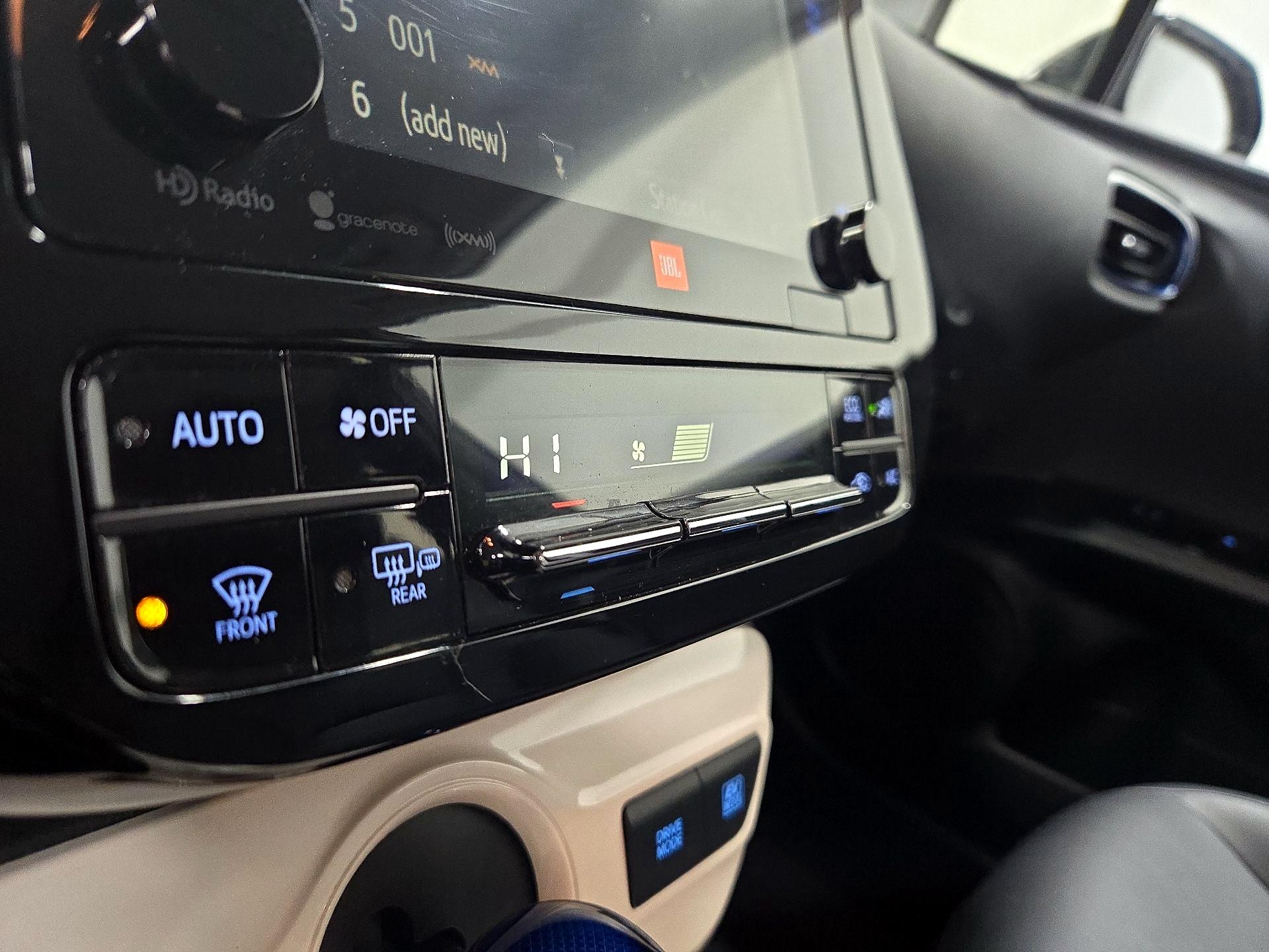 Thumbnail: 2016 Toyota Prius - 16