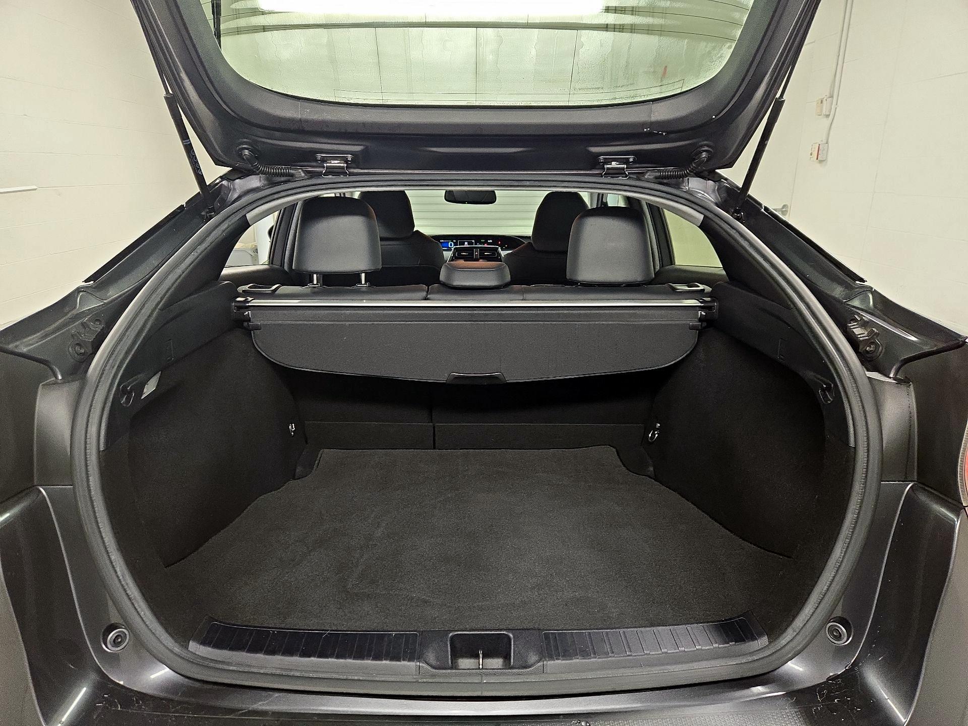 Thumbnail: 2016 Toyota Prius - 20