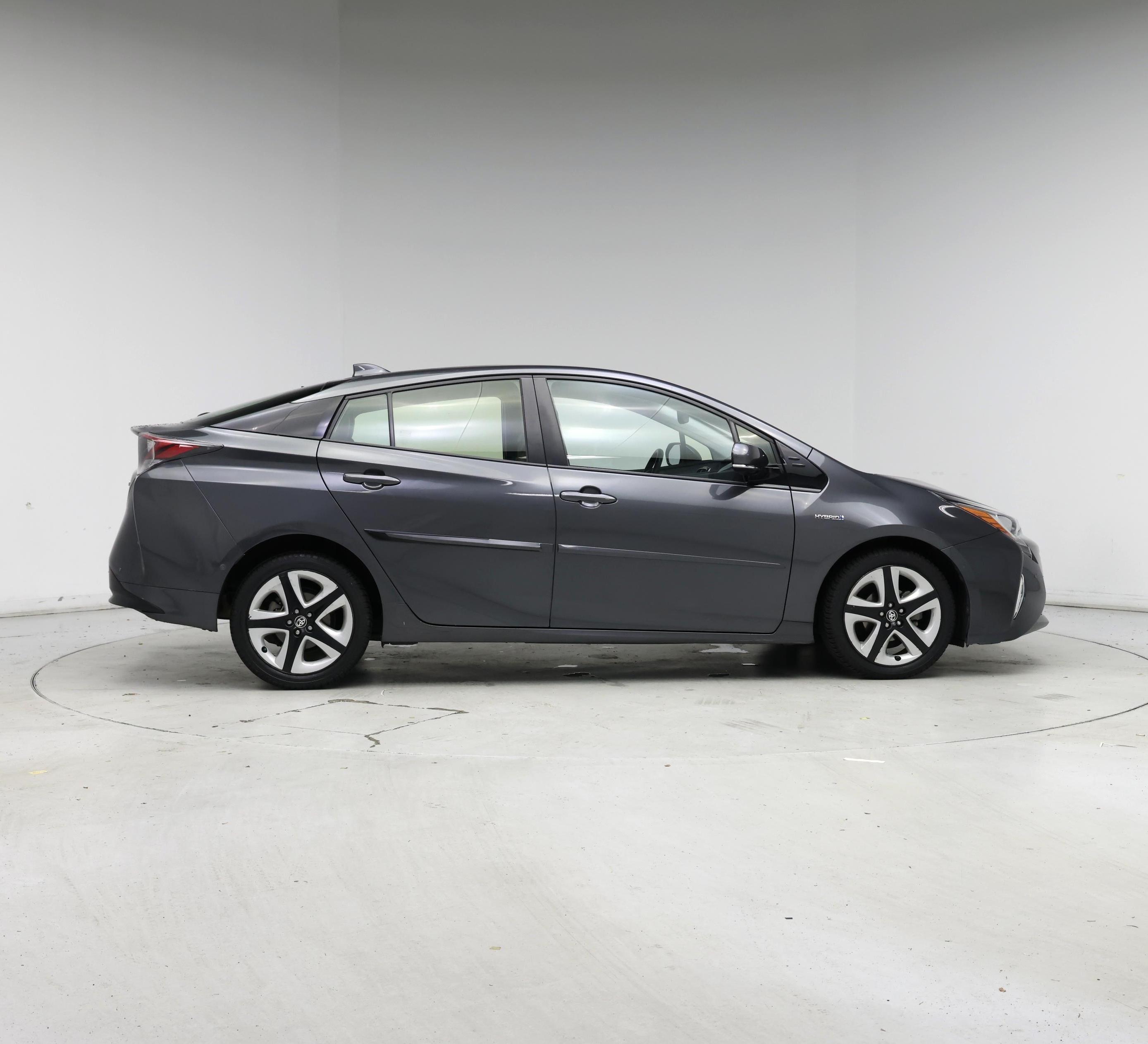 Thumbnail: 2016 Toyota Prius - 7