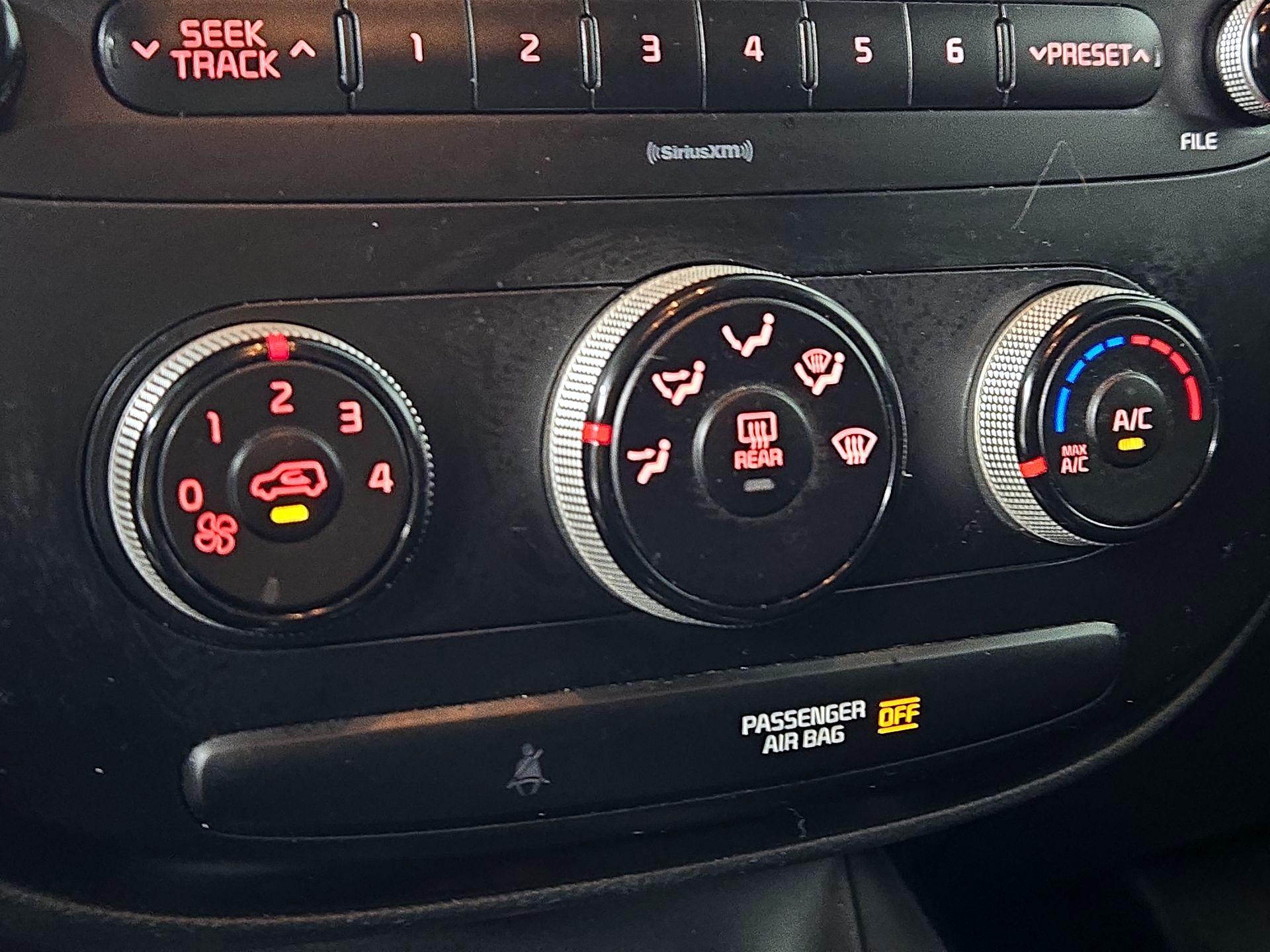 Thumbnail: 2017 Kia Soul - 15