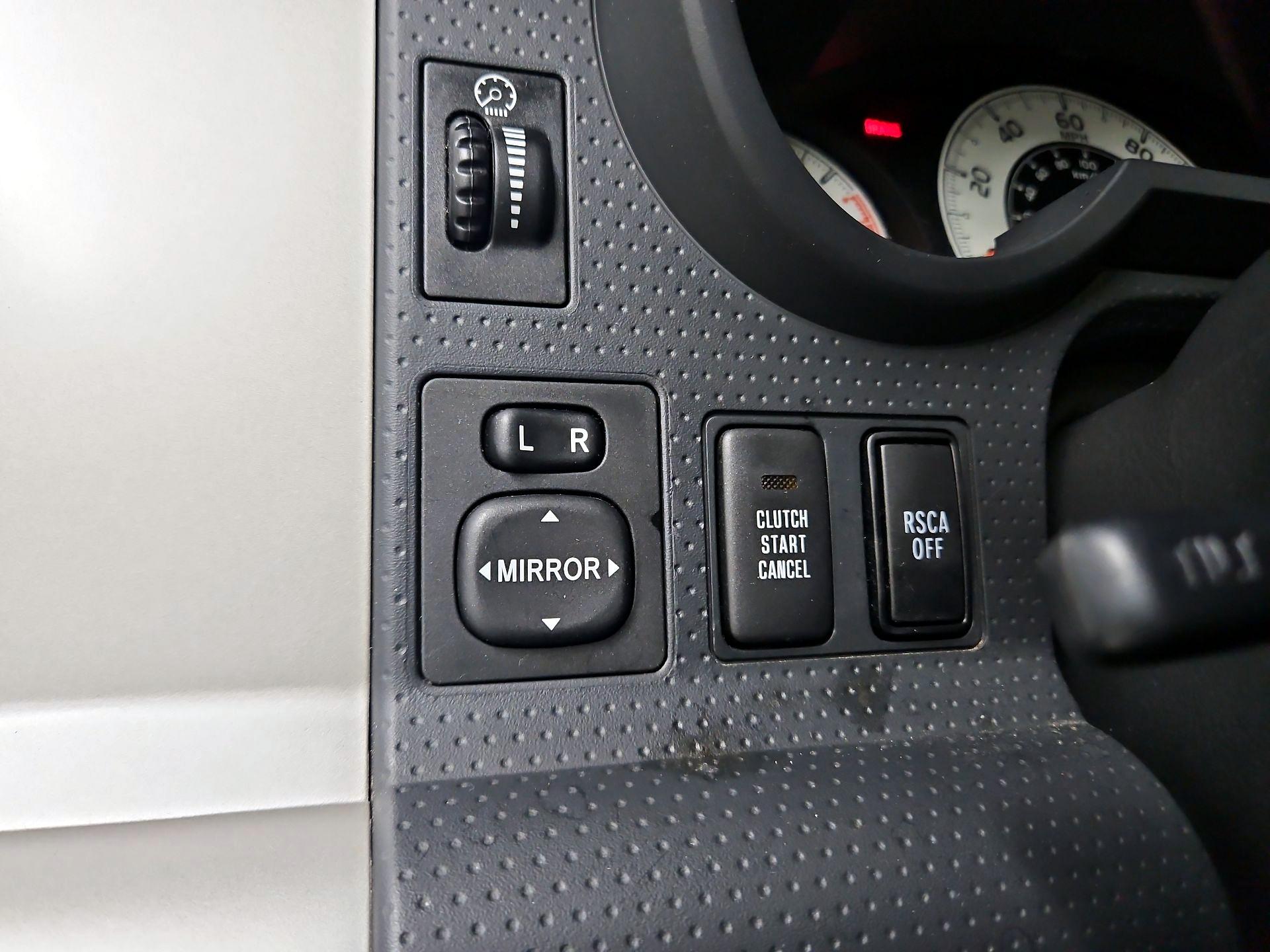 Thumbnail: 2014 Toyota FJ Cruiser - 13