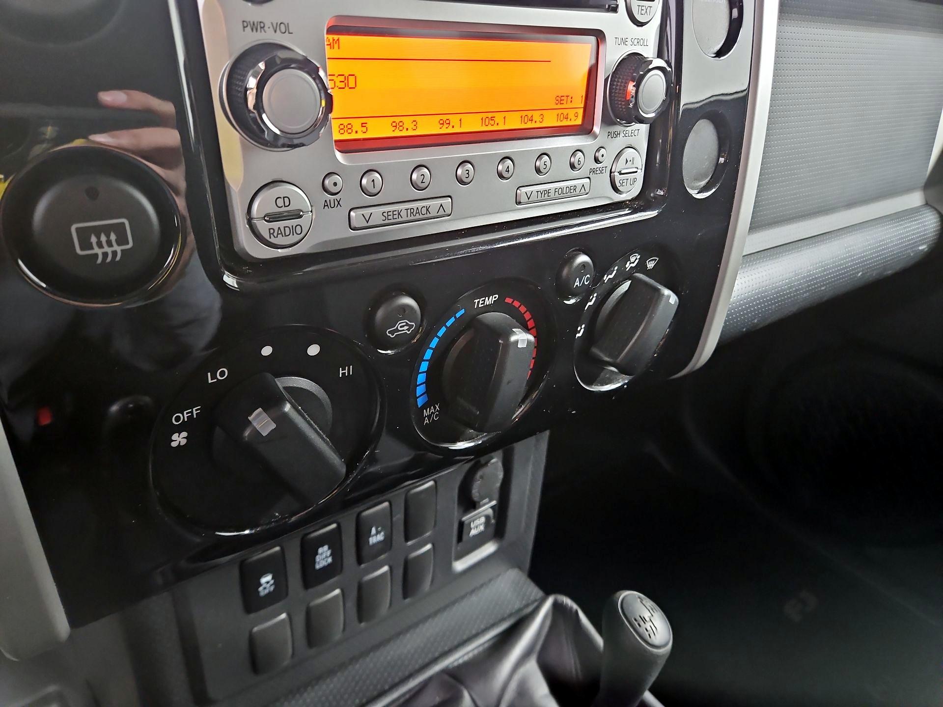 Thumbnail: 2014 Toyota FJ Cruiser - 16