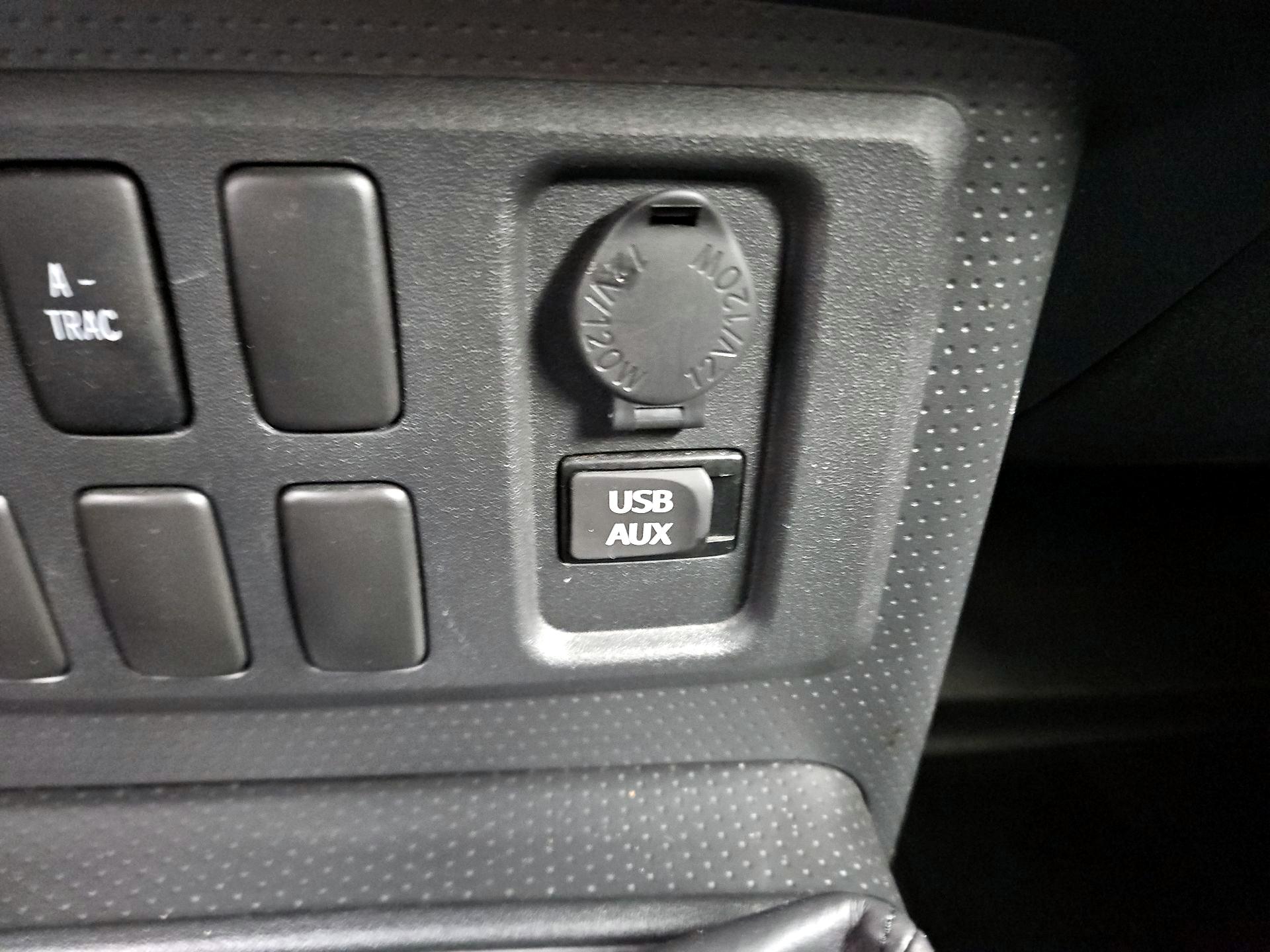 Thumbnail: 2014 Toyota FJ Cruiser - 18