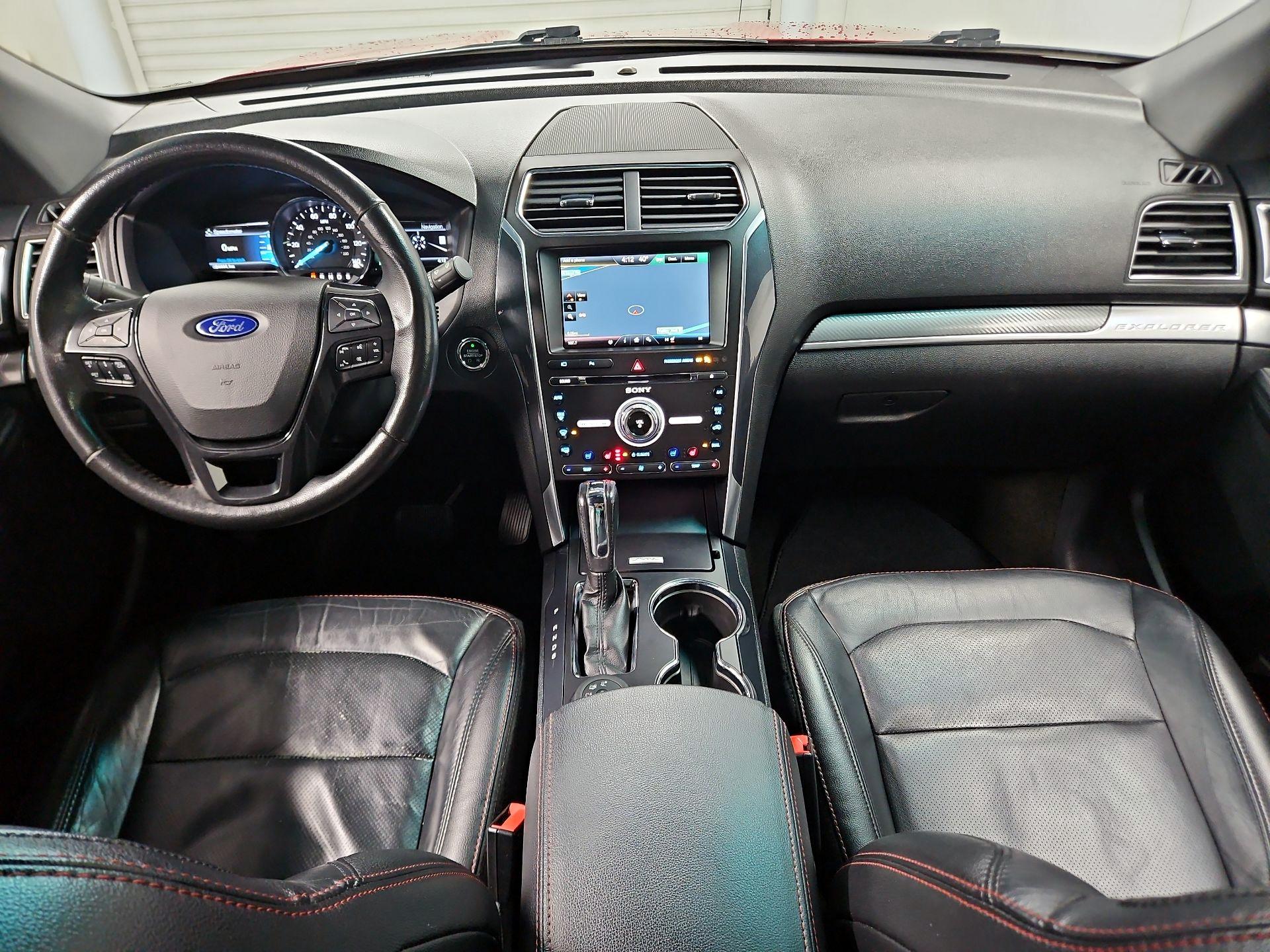 Thumbnail: 2016 Ford Explorer - 9