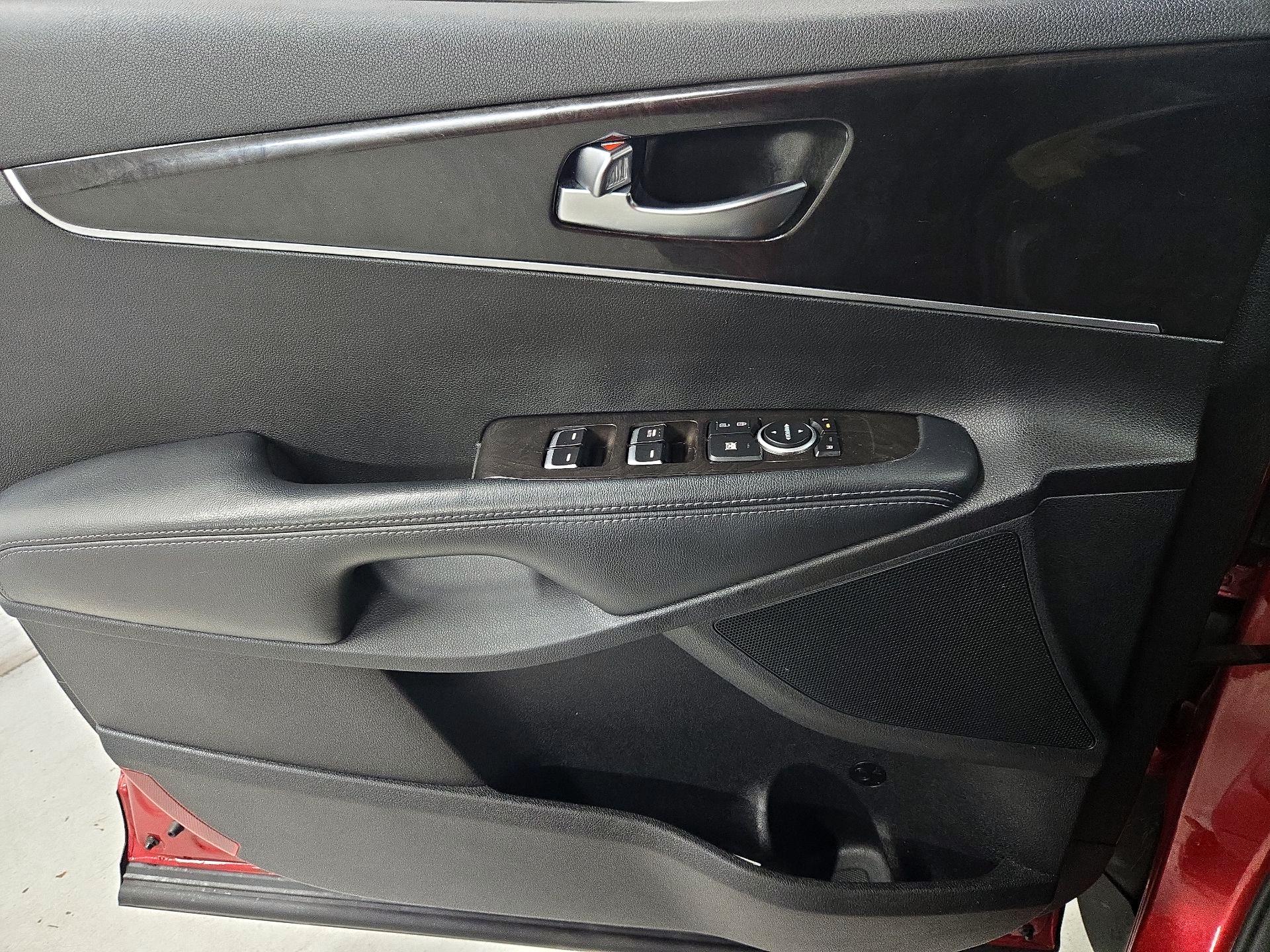 Thumbnail: 2018 Kia Sorento - 12