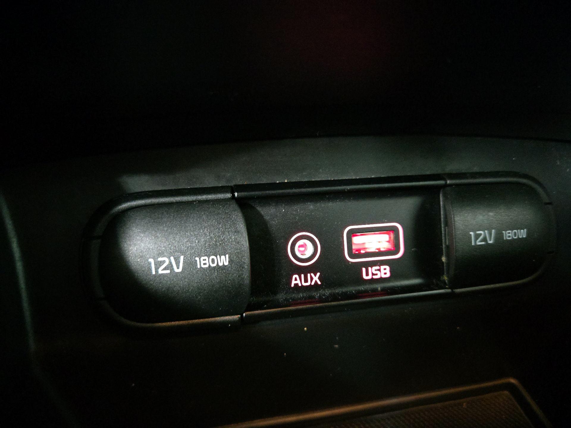 Thumbnail: 2018 Kia Sorento - 18