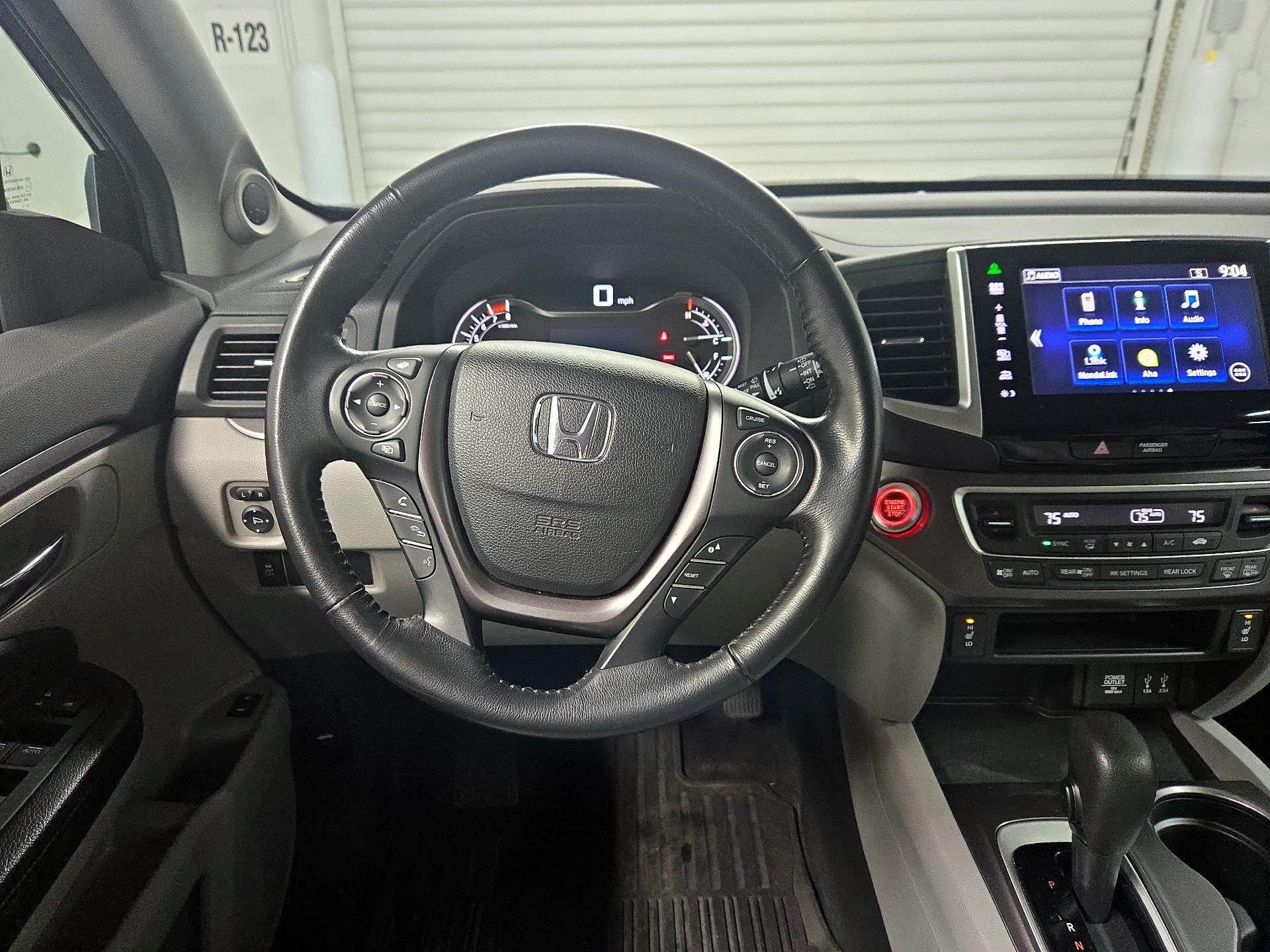 Thumbnail: 2016 Honda Pilot - 10