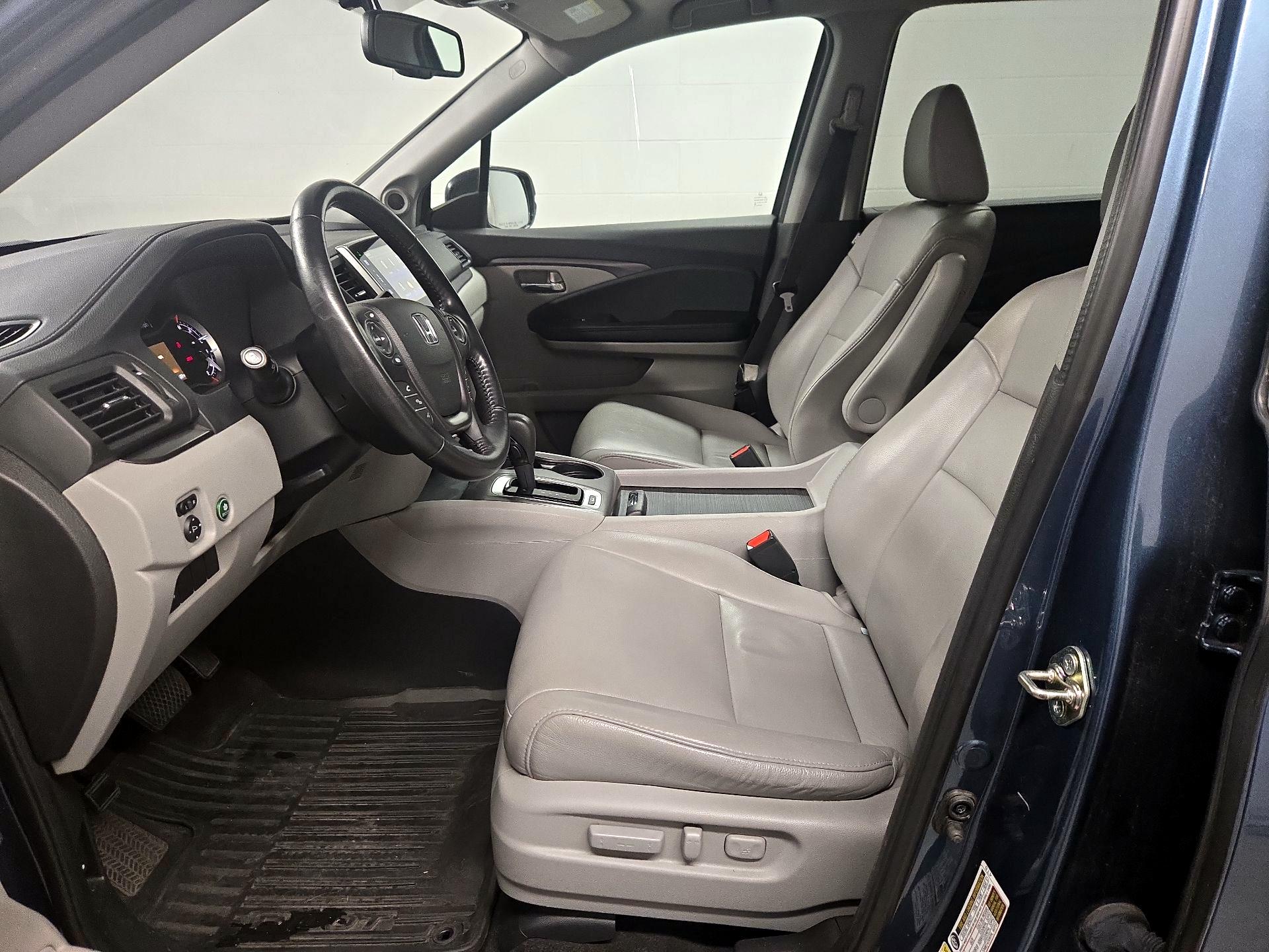 Thumbnail: 2016 Honda Pilot - 11