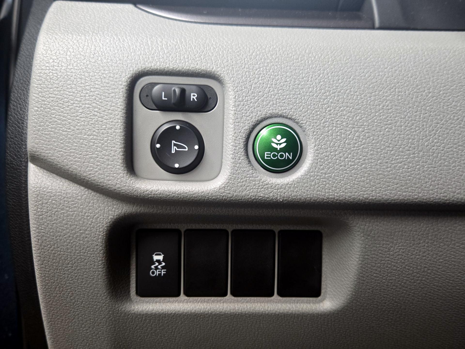 Thumbnail: 2016 Honda Pilot - 13