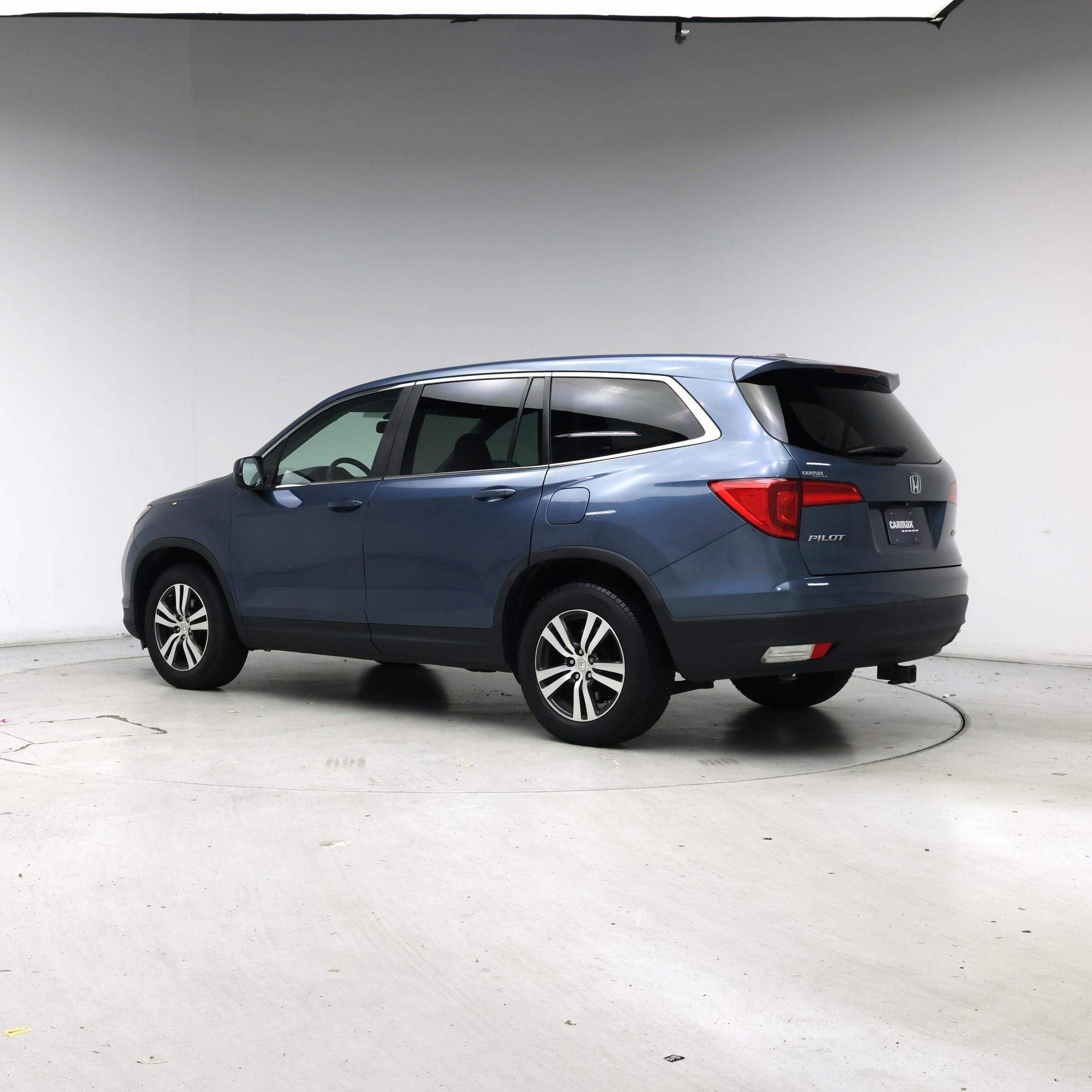 Thumbnail: 2016 Honda Pilot - 2