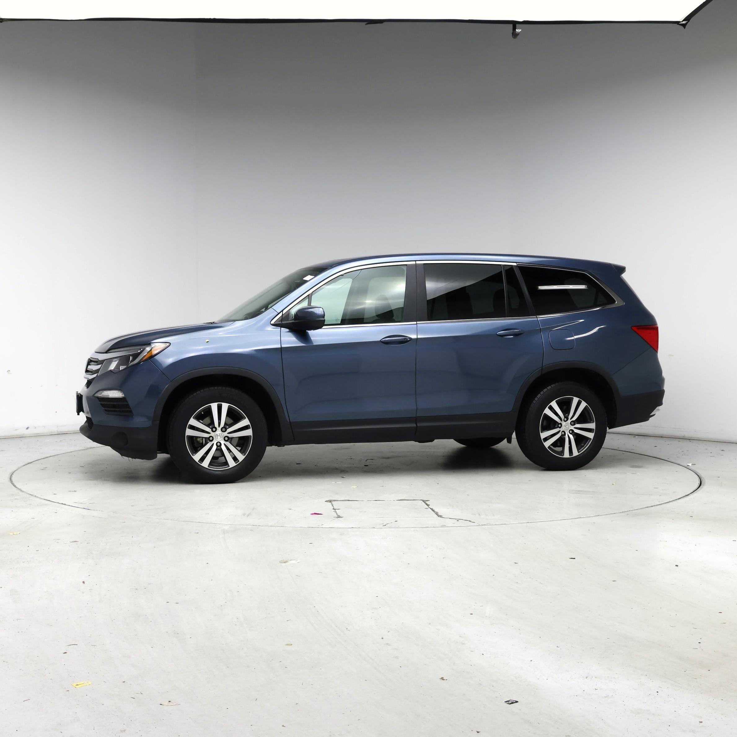 Thumbnail: 2016 Honda Pilot - 3