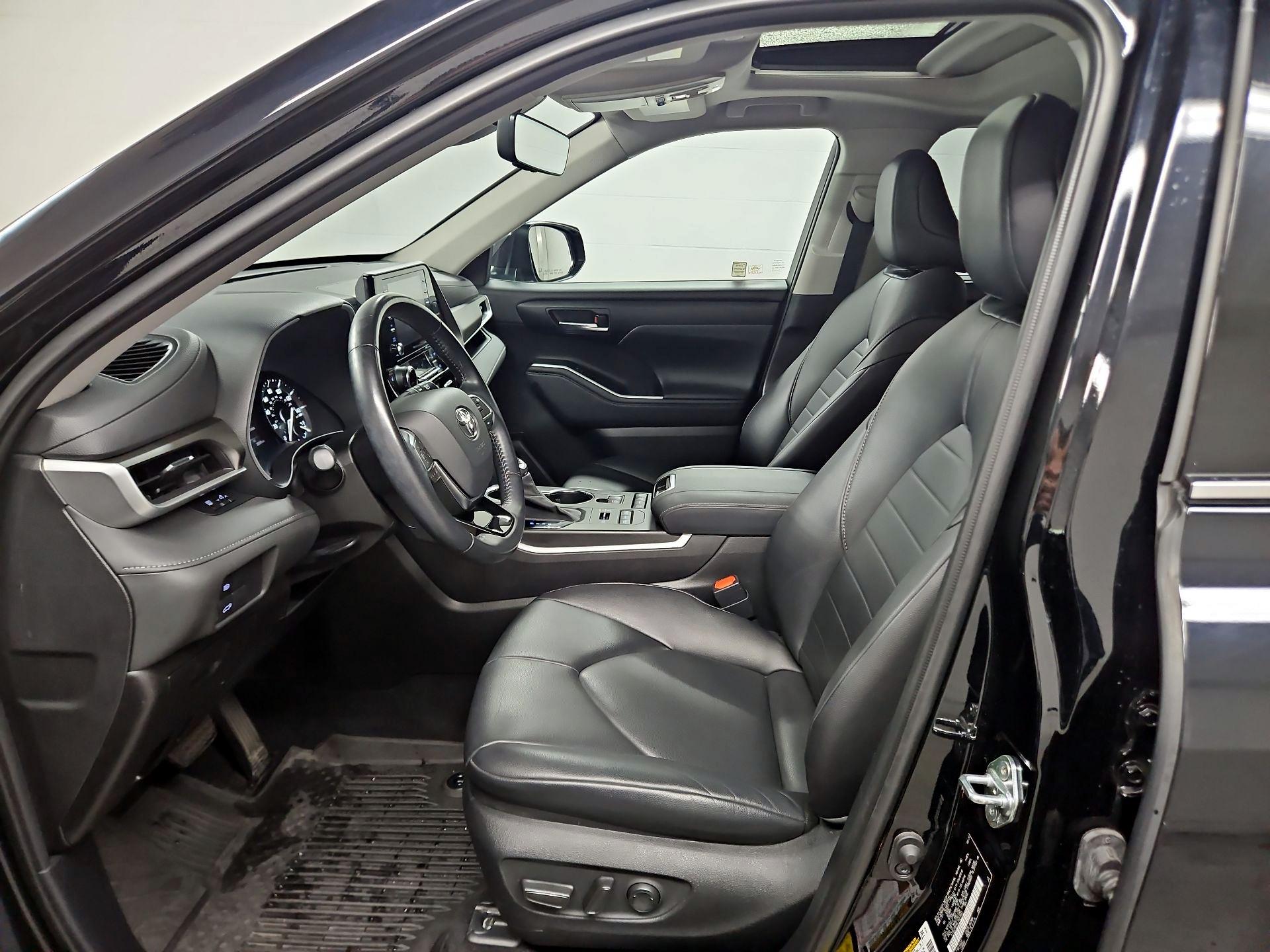 Thumbnail: 2020 Toyota Highlander - 11