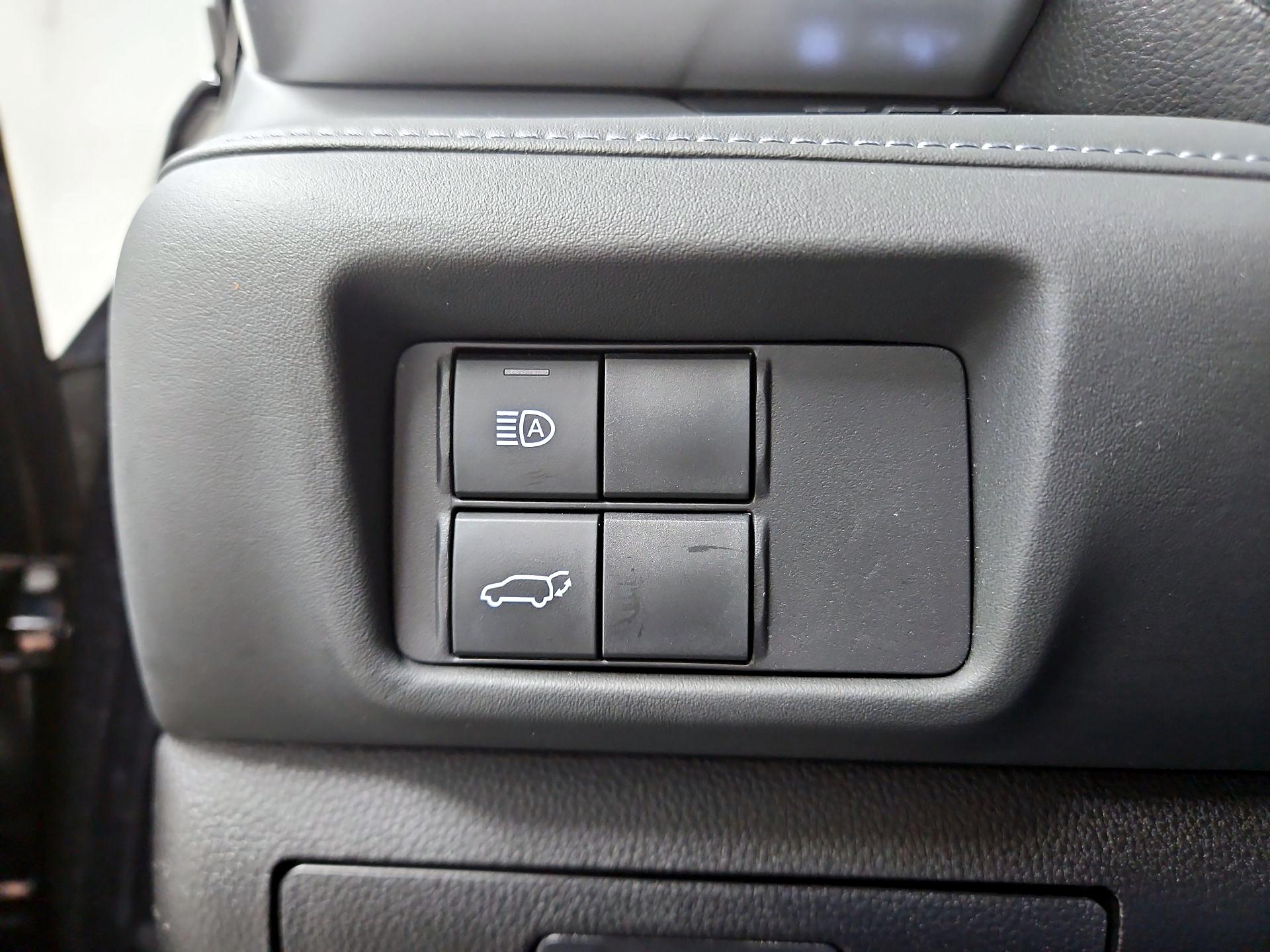 Thumbnail: 2020 Toyota Highlander - 13