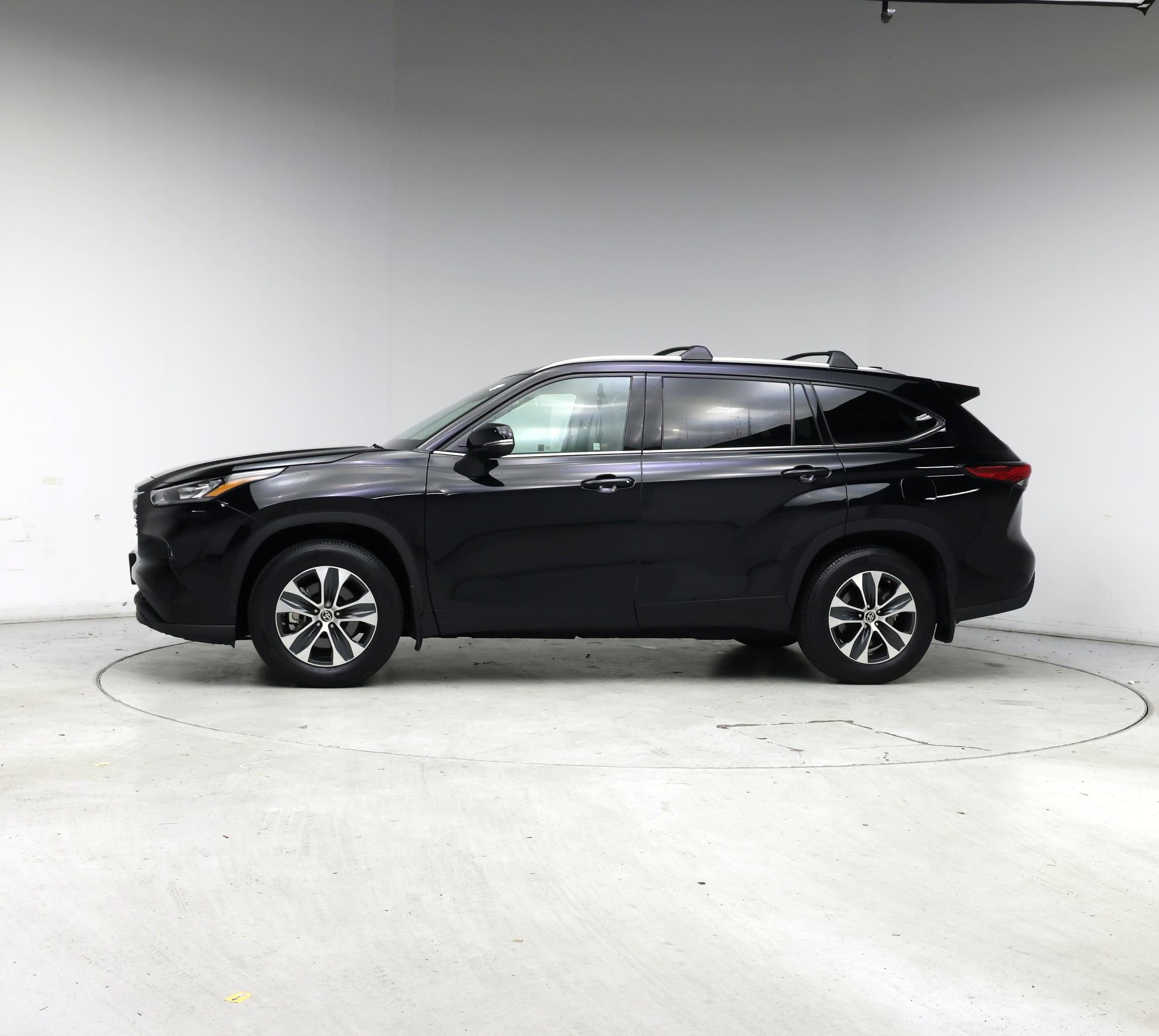 Thumbnail: 2020 Toyota Highlander - 3