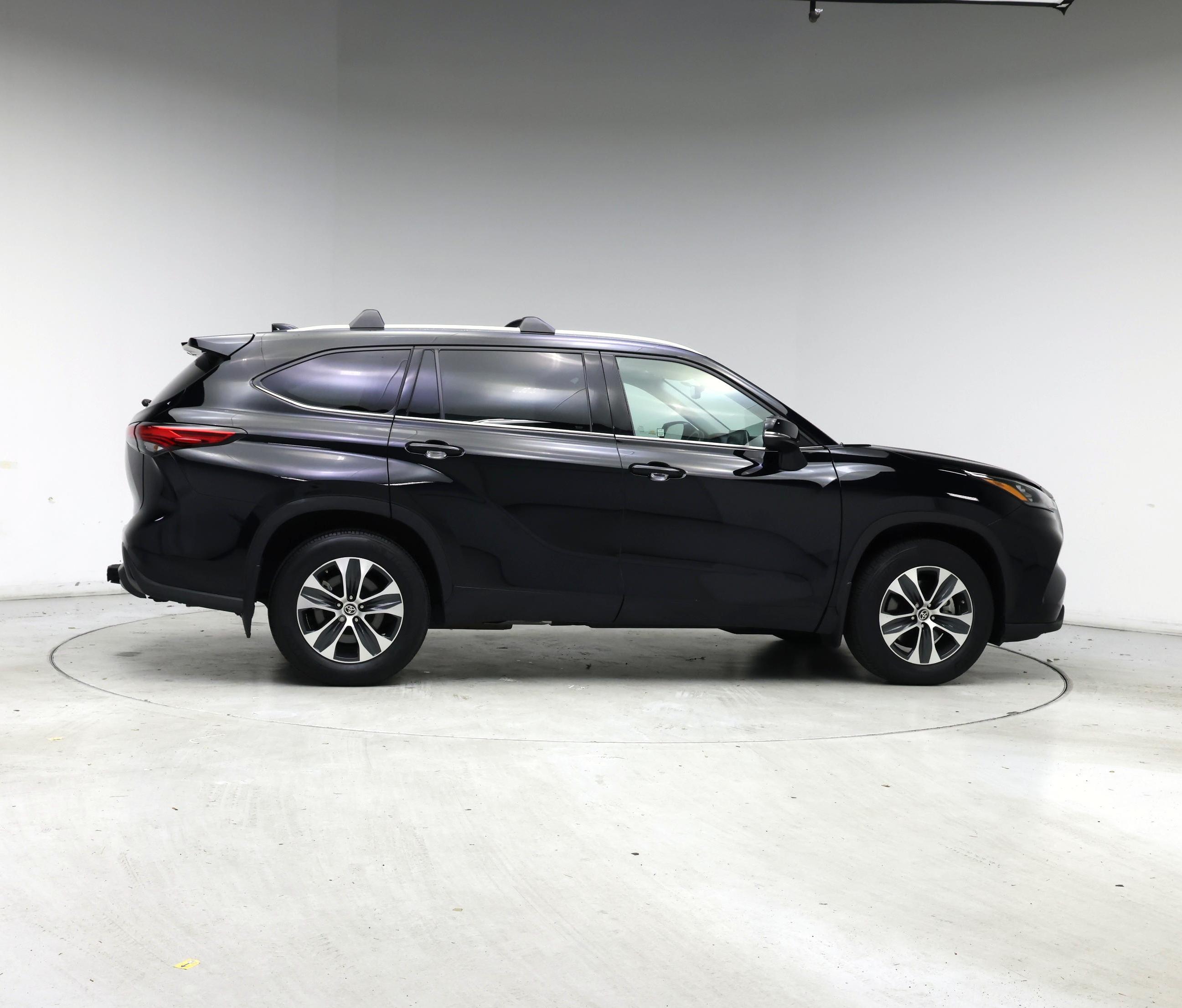 Thumbnail: 2020 Toyota Highlander - 7