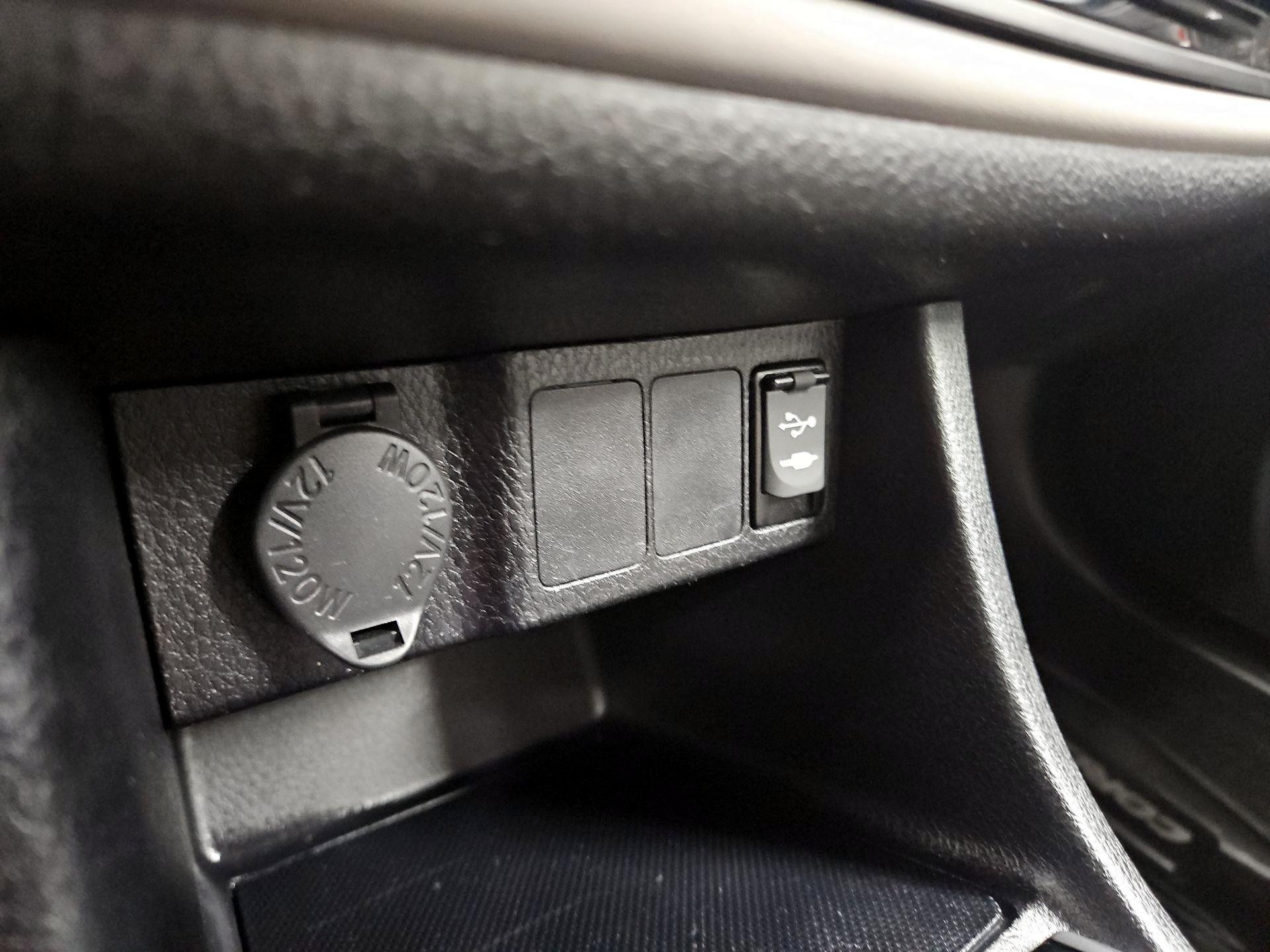 Thumbnail: 2019 Toyota Corolla - 18