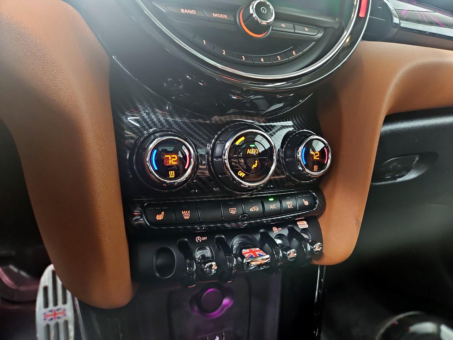 Thumbnail: 2020 MINI Cooper Hardtop - 17