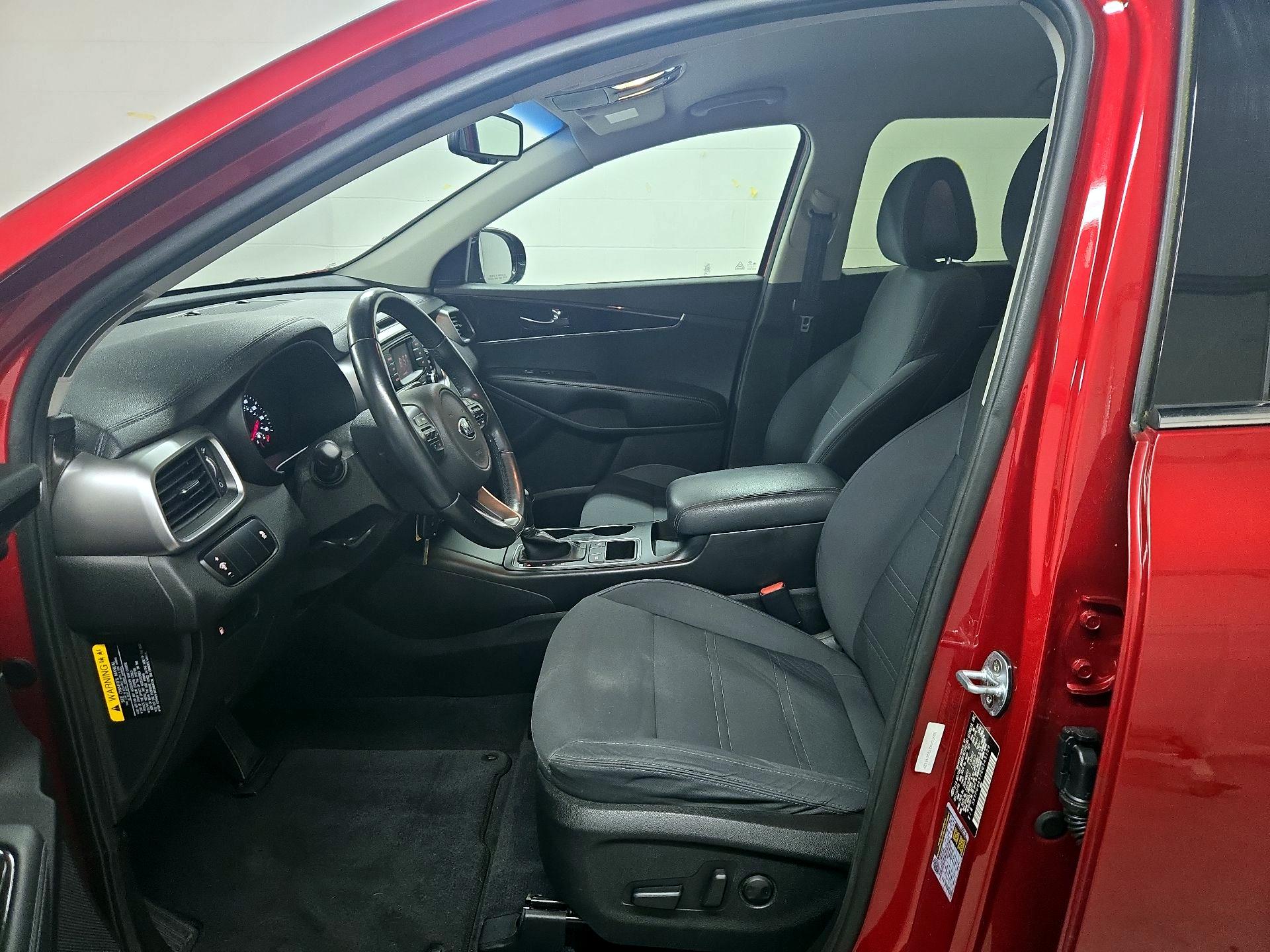 Thumbnail: 2016 Kia Sorento - 11