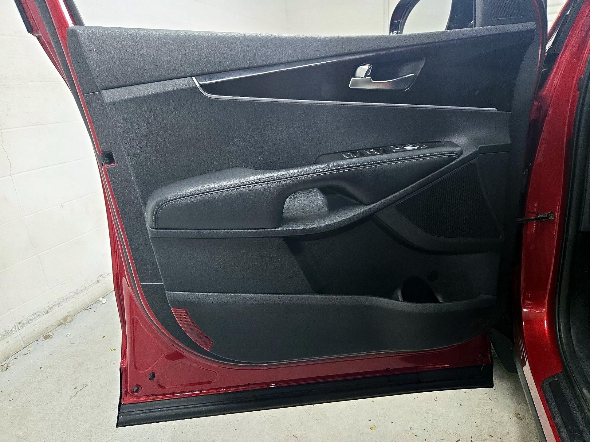 Thumbnail: 2016 Kia Sorento - 12