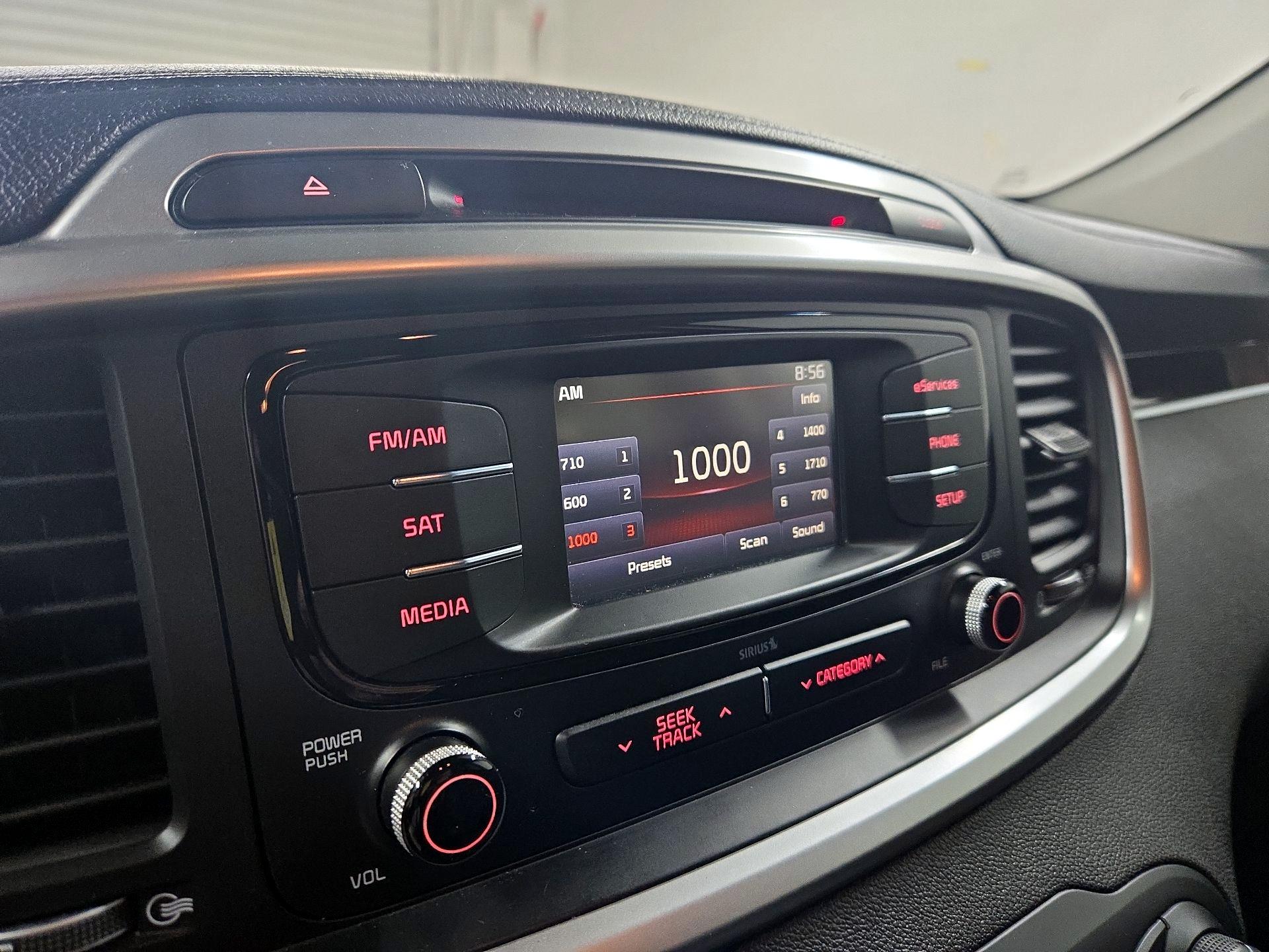 Thumbnail: 2016 Kia Sorento - 15