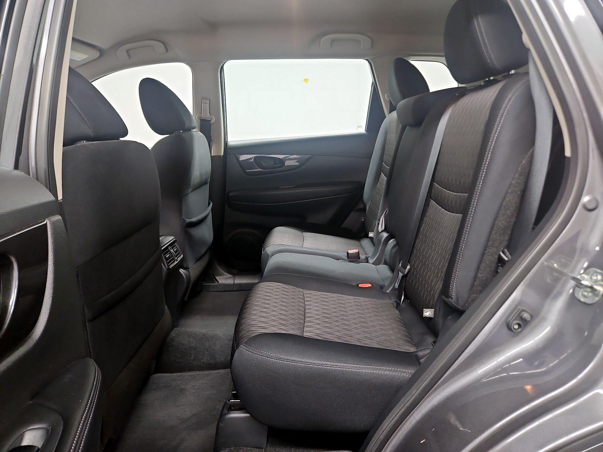 Thumbnail: 2019 Nissan Rogue - 19