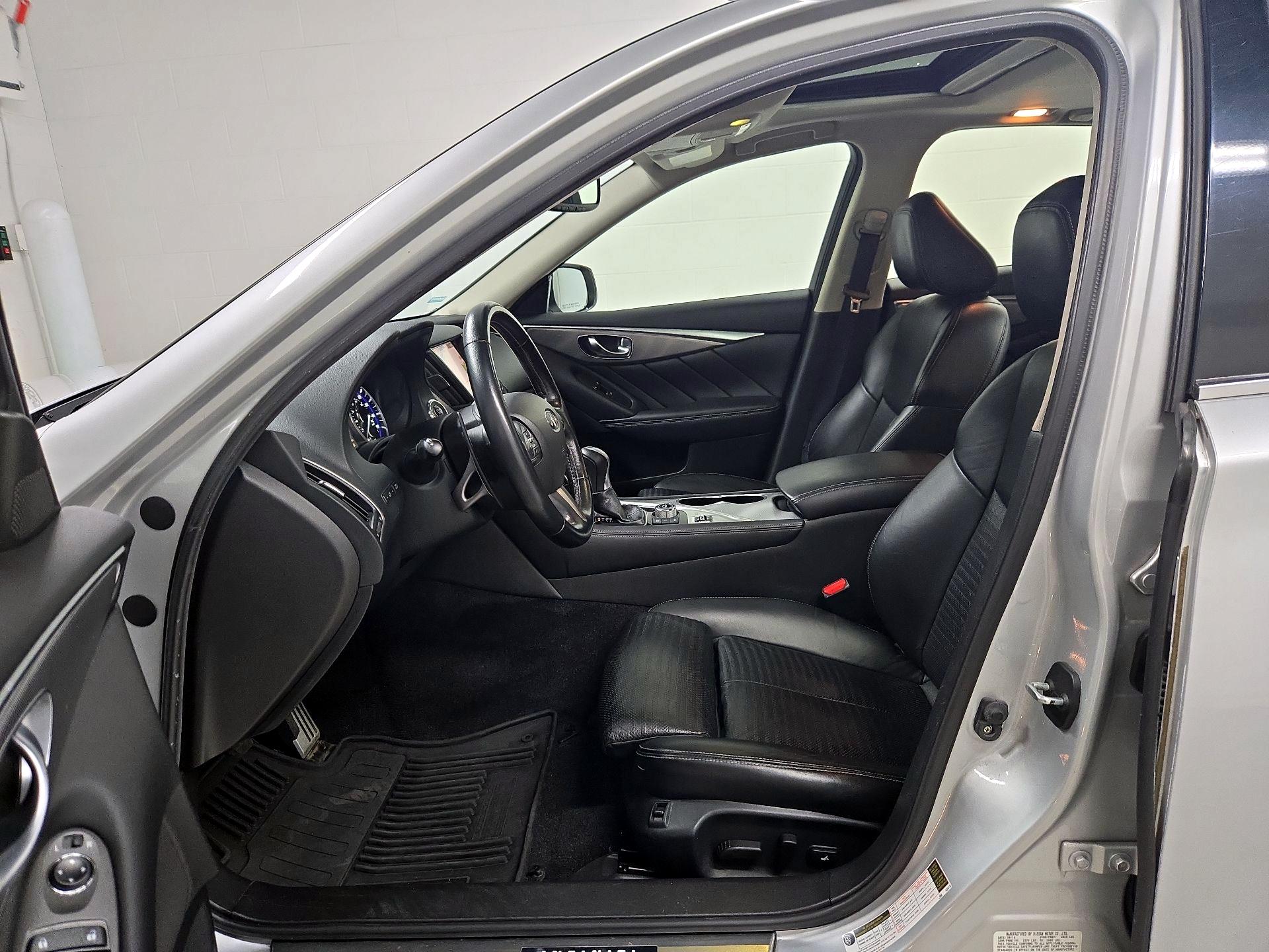 Thumbnail: 2015 INFINITI Q50 - 11