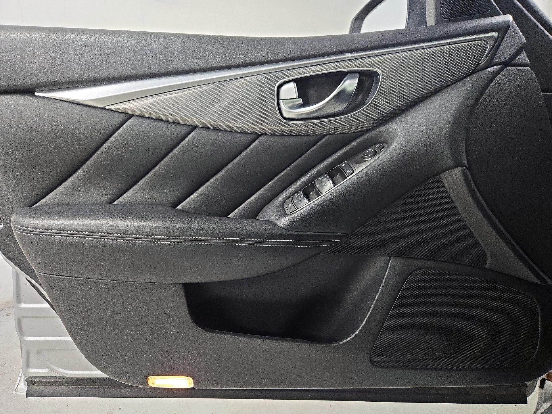 Thumbnail: 2015 INFINITI Q50 - 12