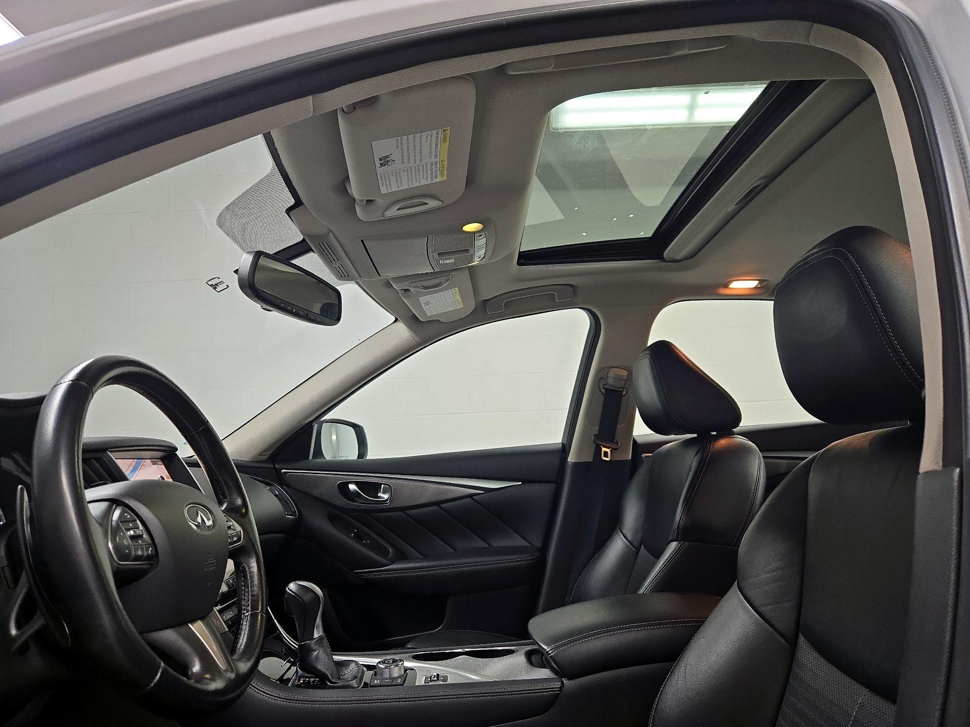 Thumbnail: 2015 INFINITI Q50 - 20