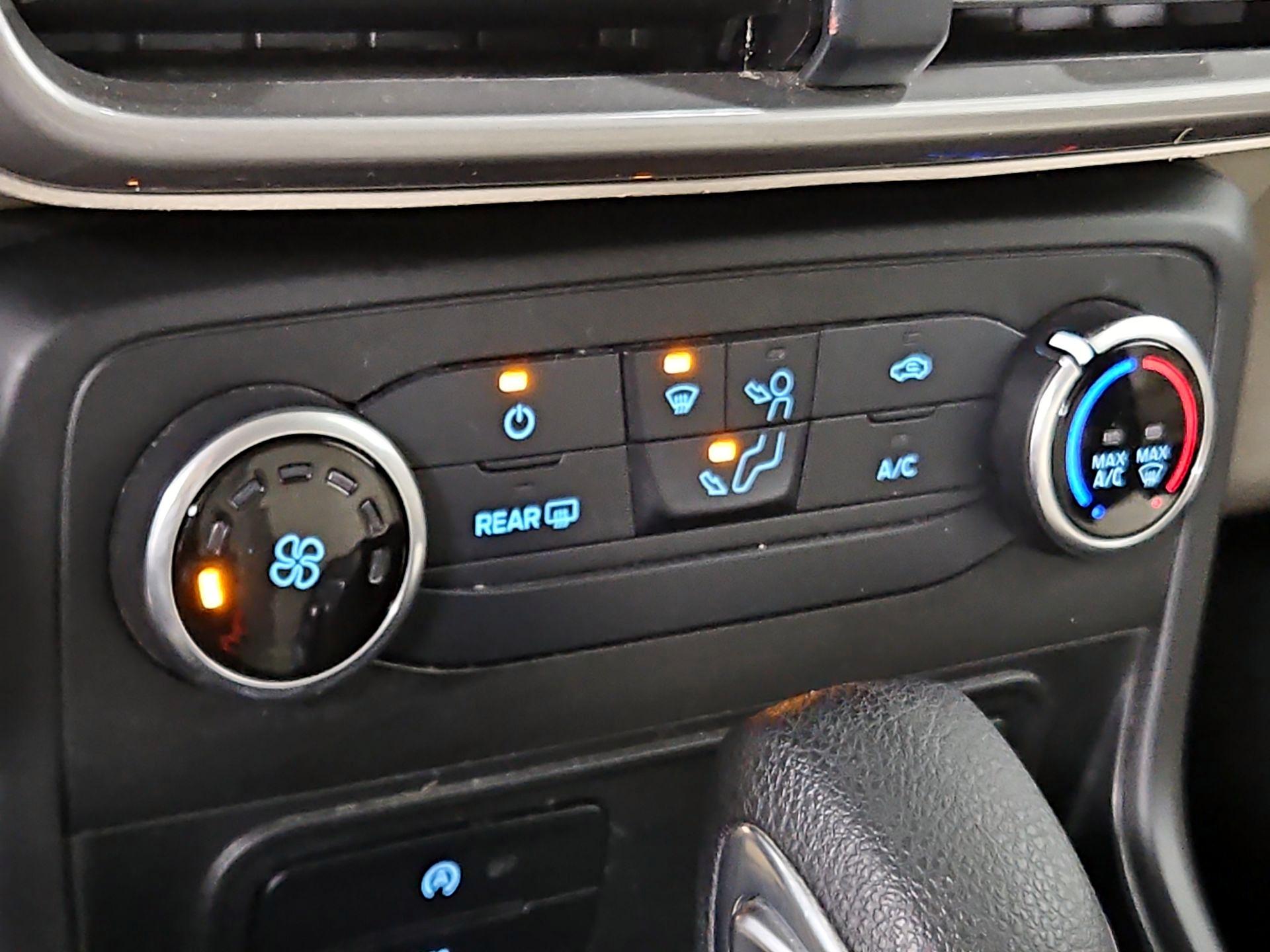 Thumbnail: 2022 Ford EcoSport - 16