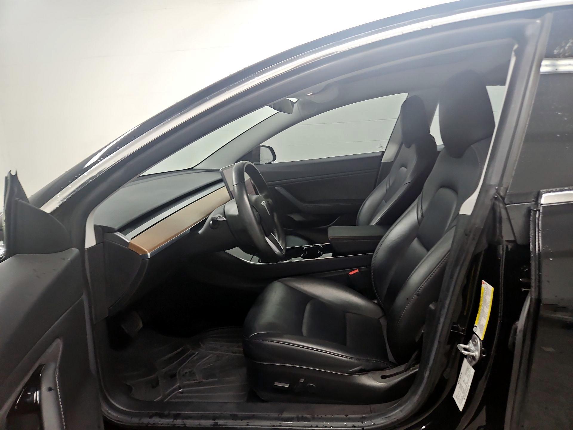 Thumbnail: 2019 Tesla Model 3 - 11