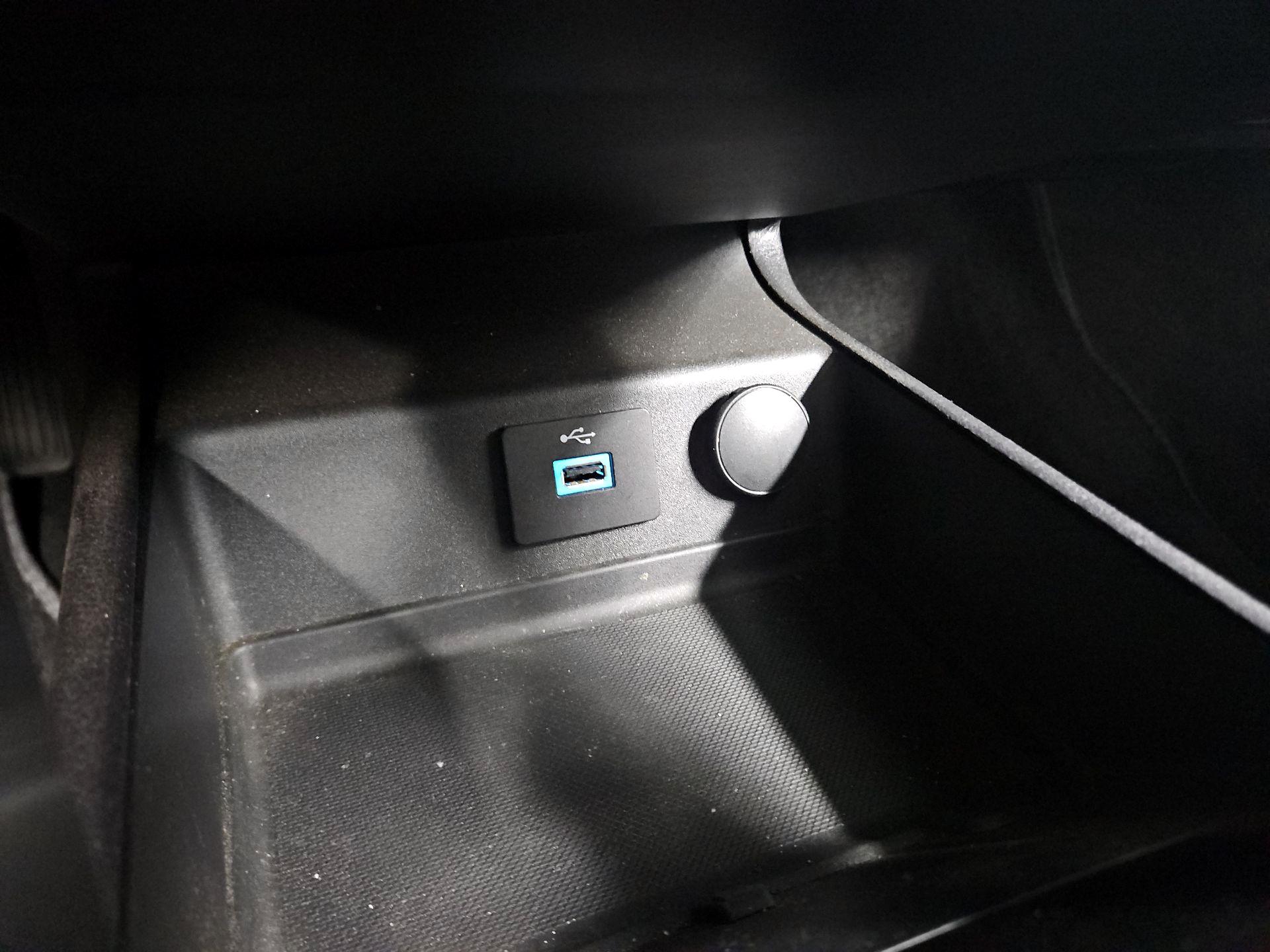 Thumbnail: 2018 Ford Fusion - 18