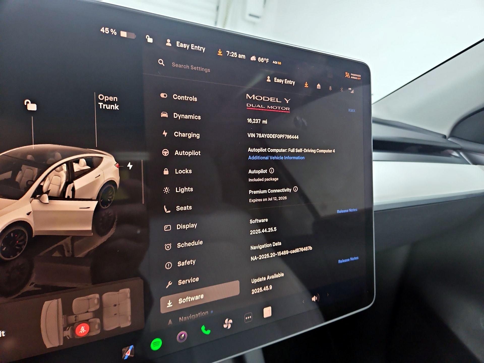 Thumbnail: 2023 Tesla Model Y - 13