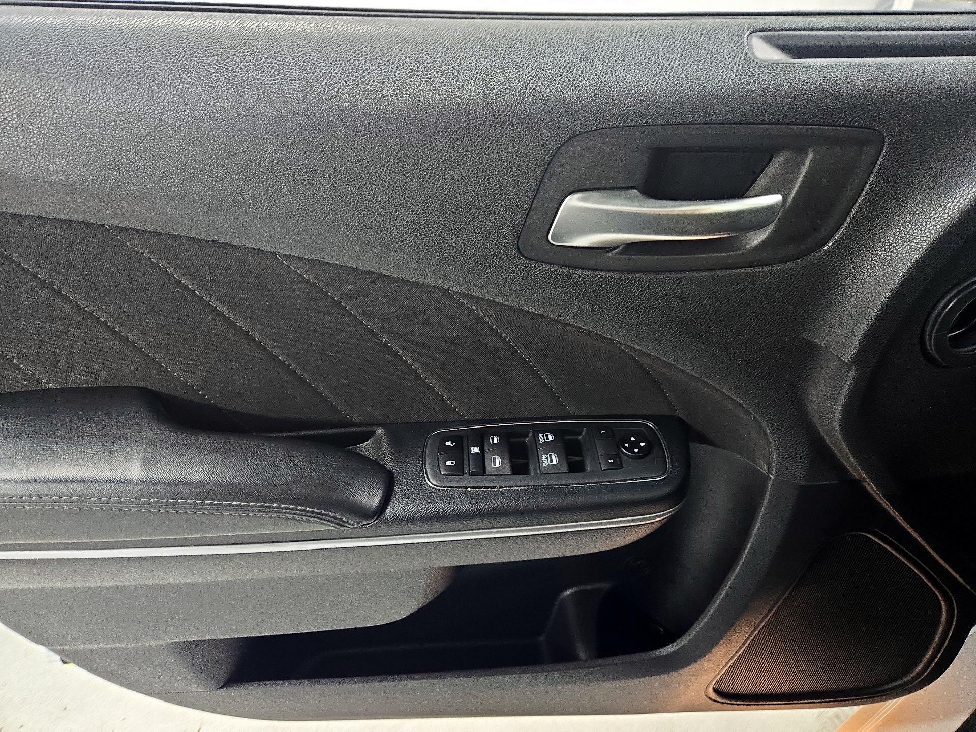 Thumbnail: 2020 Dodge Charger - 12