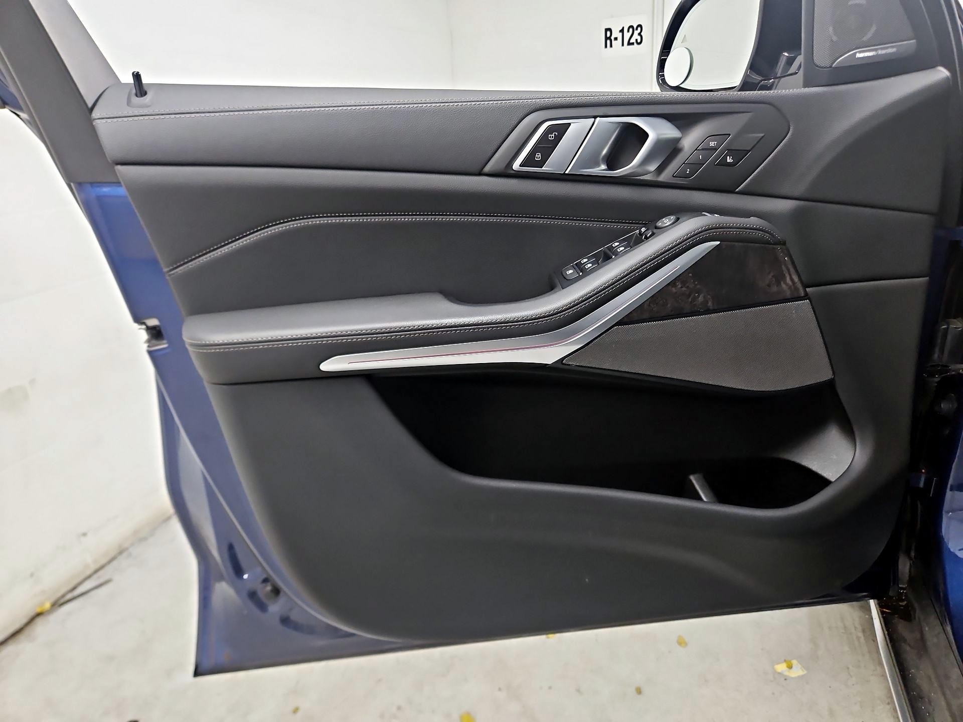 Thumbnail: 2021 BMW X5 - 12