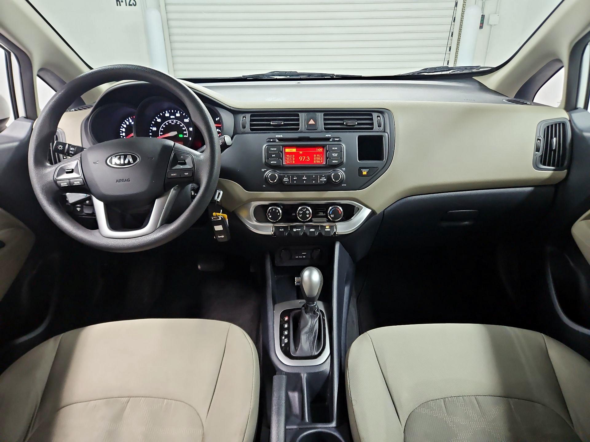 Thumbnail: 2015 Kia Rio - 9