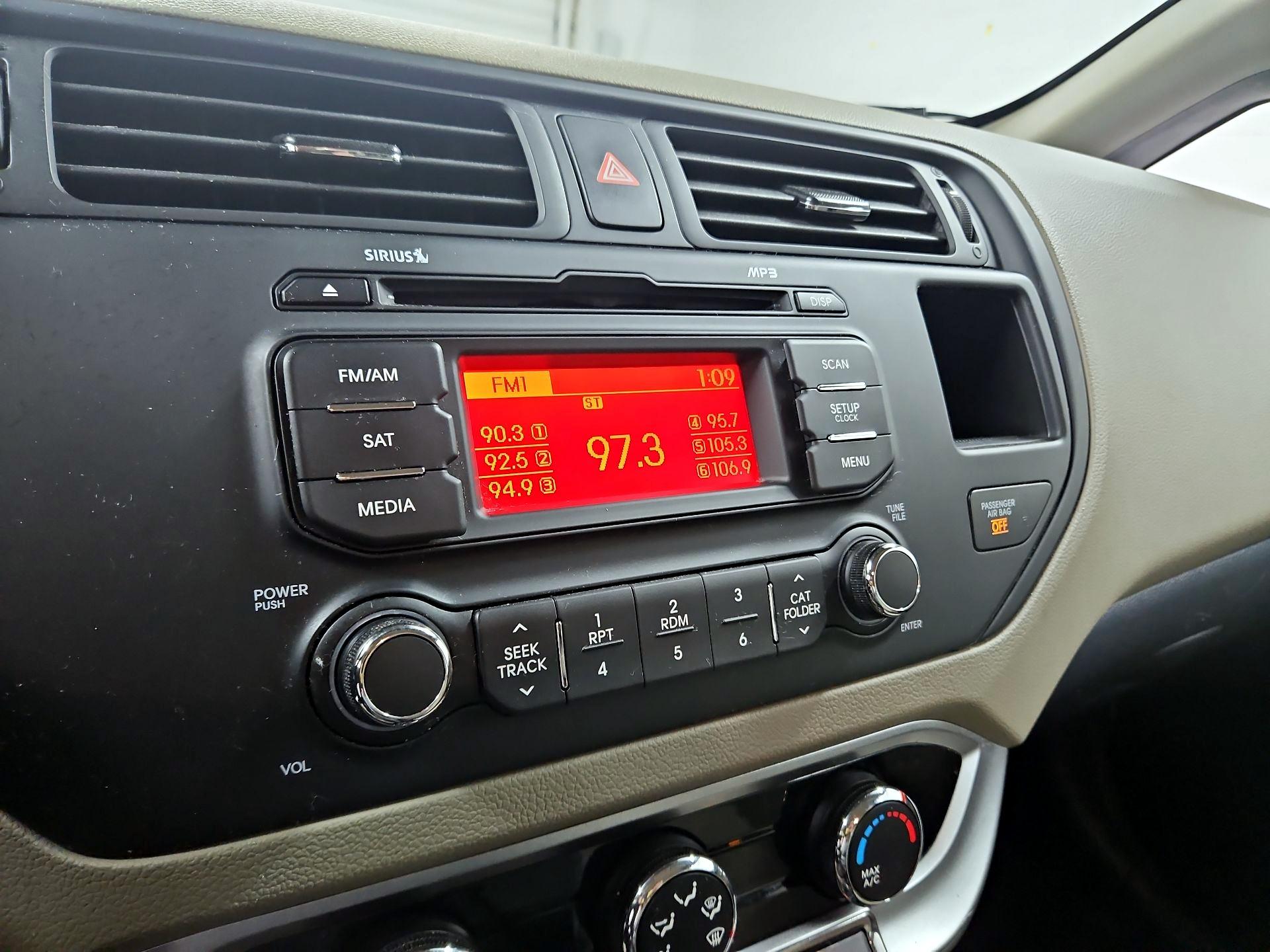 Thumbnail: 2015 Kia Rio - 14