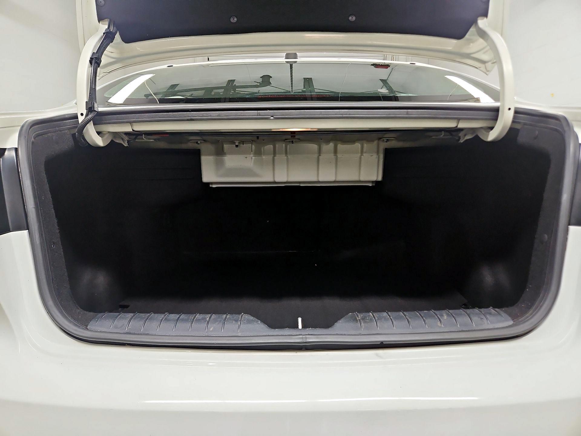 Thumbnail: 2015 Kia Rio - 19