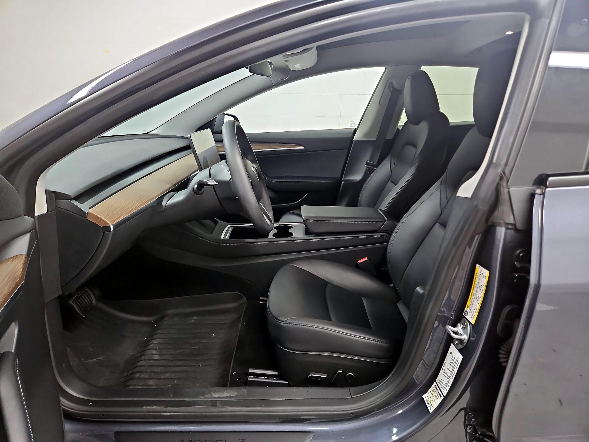 Thumbnail: 2023 Tesla Model 3 - 11