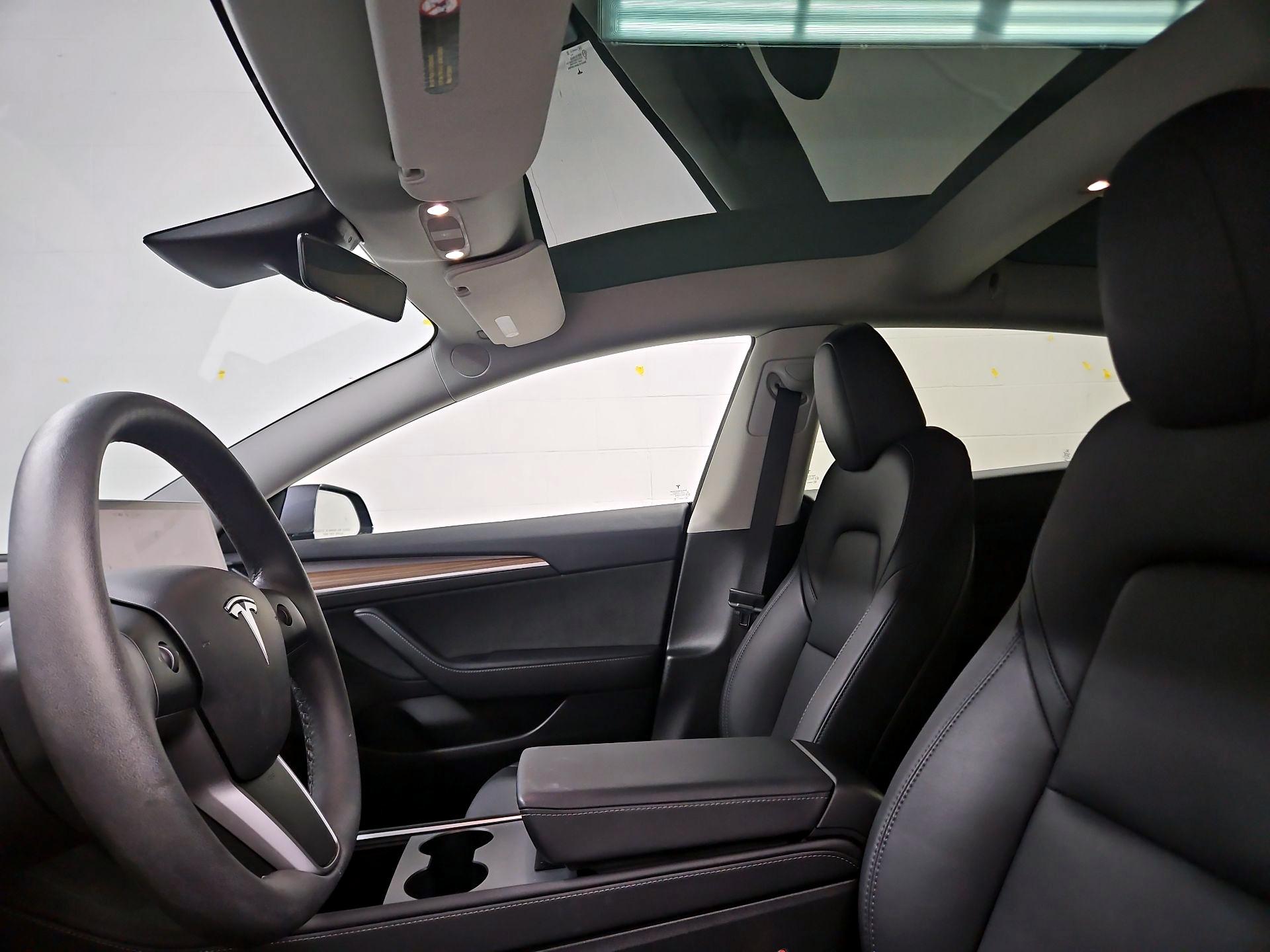 Thumbnail: 2023 Tesla Model 3 - 19