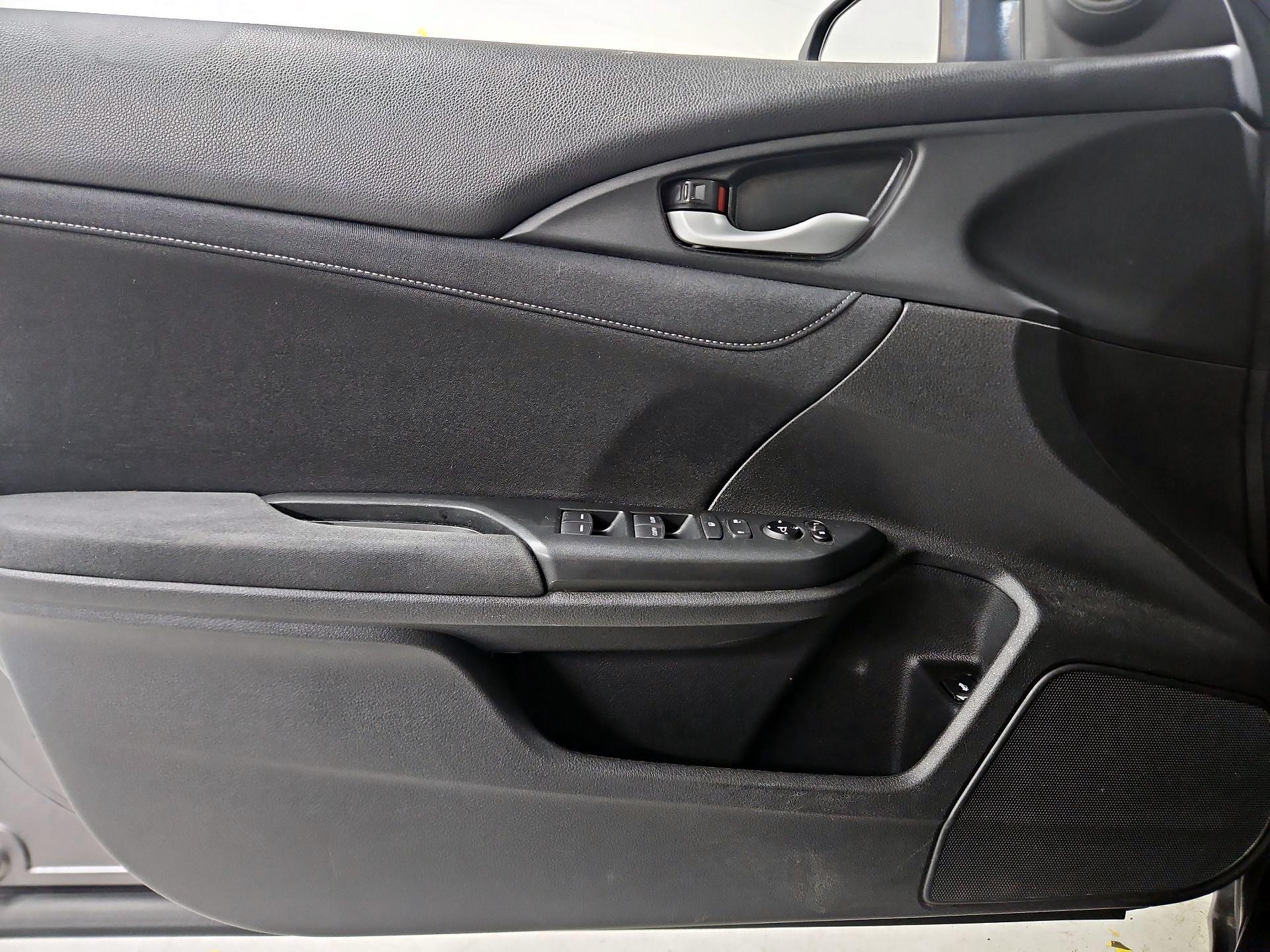 Thumbnail: 2020 Honda Insight - 12