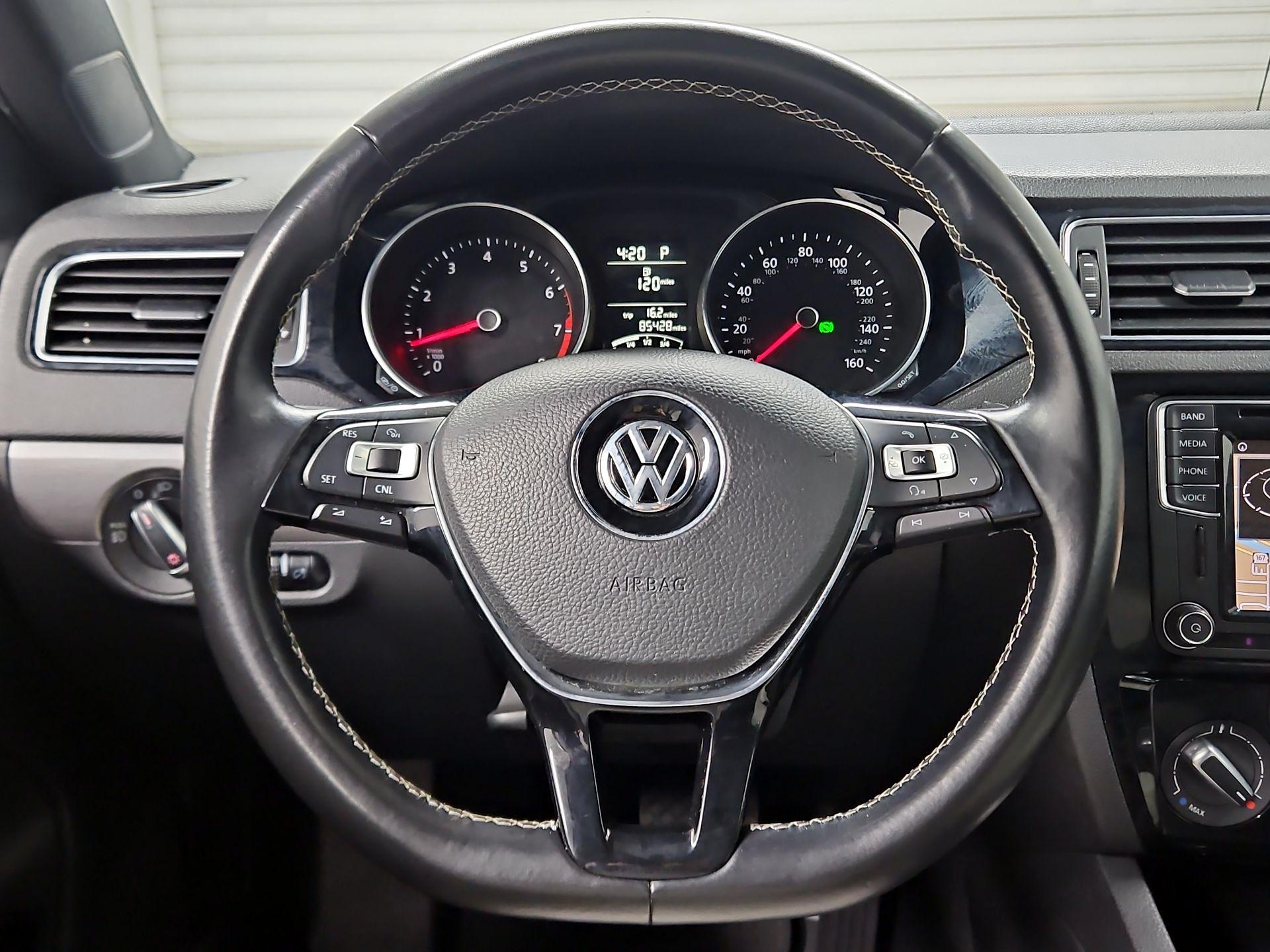 Thumbnail: 2016 Volkswagen Jetta - 10