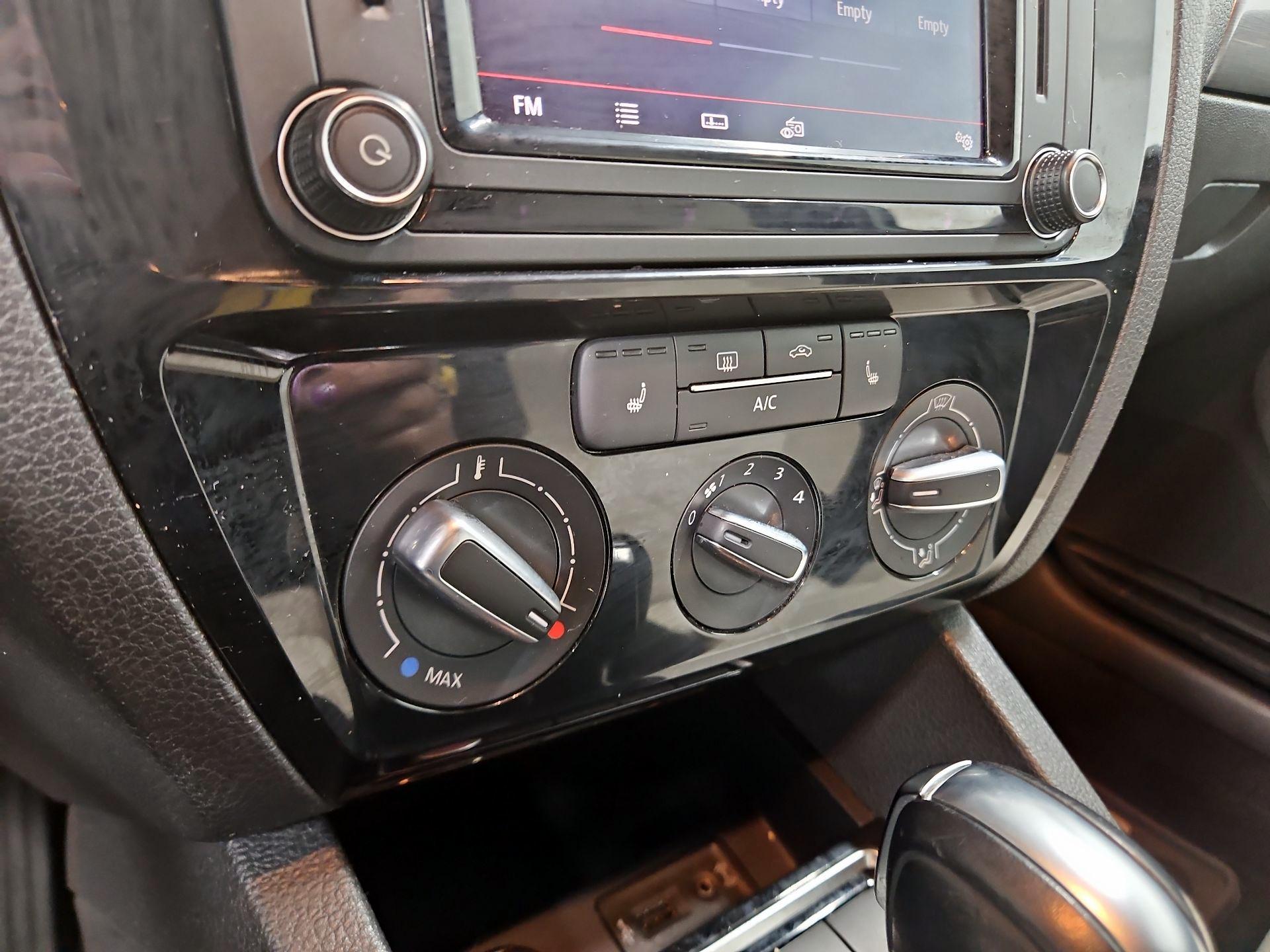 Thumbnail: 2016 Volkswagen Jetta - 17