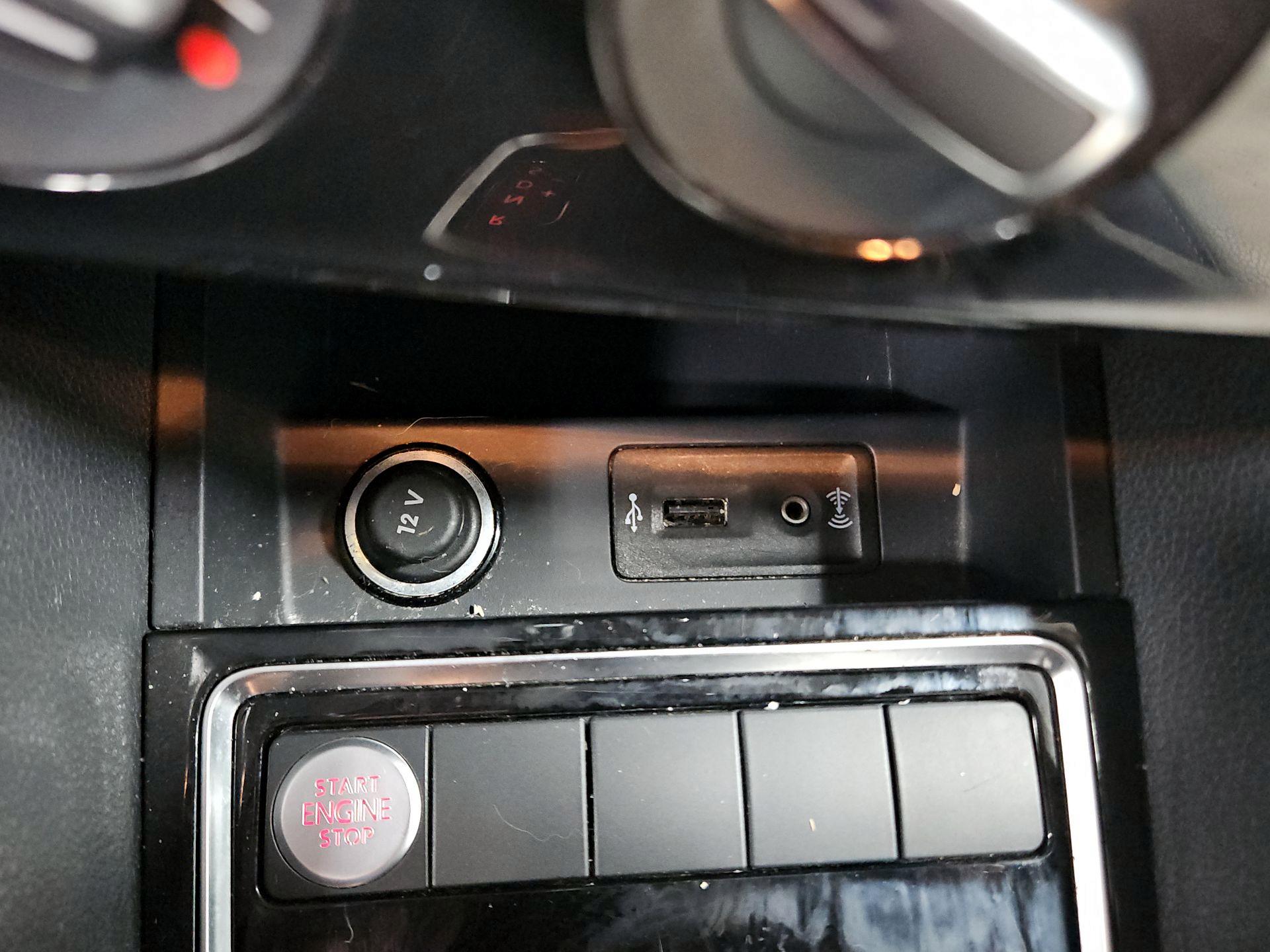 Thumbnail: 2016 Volkswagen Jetta - 19