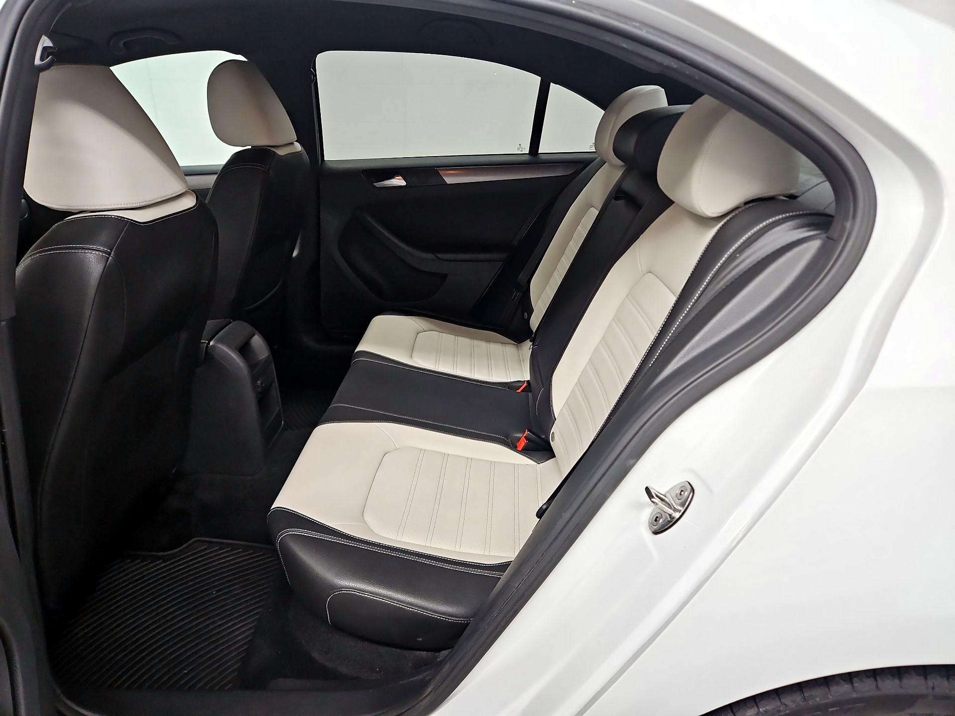 Thumbnail: 2016 Volkswagen Jetta - 20