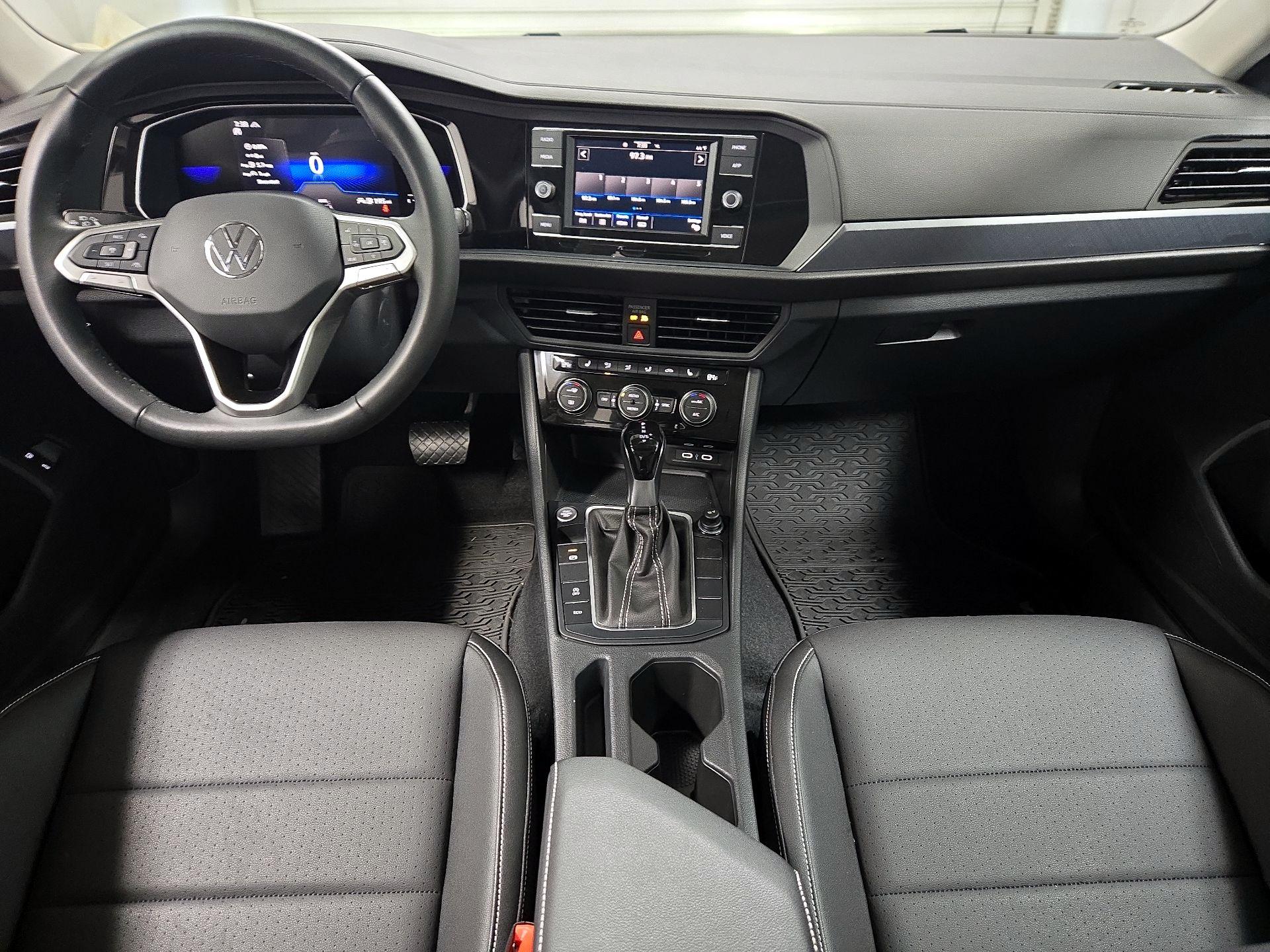 Thumbnail: 2024 Volkswagen Jetta - 9