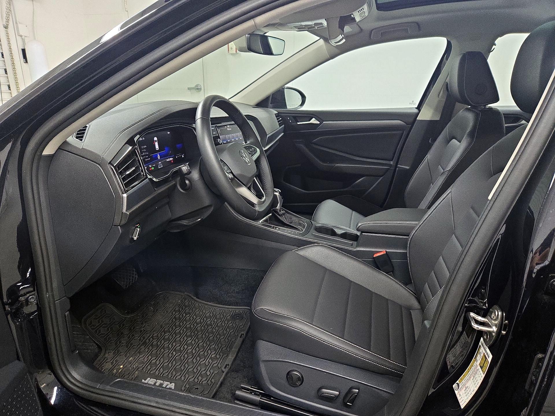 Thumbnail: 2024 Volkswagen Jetta - 11