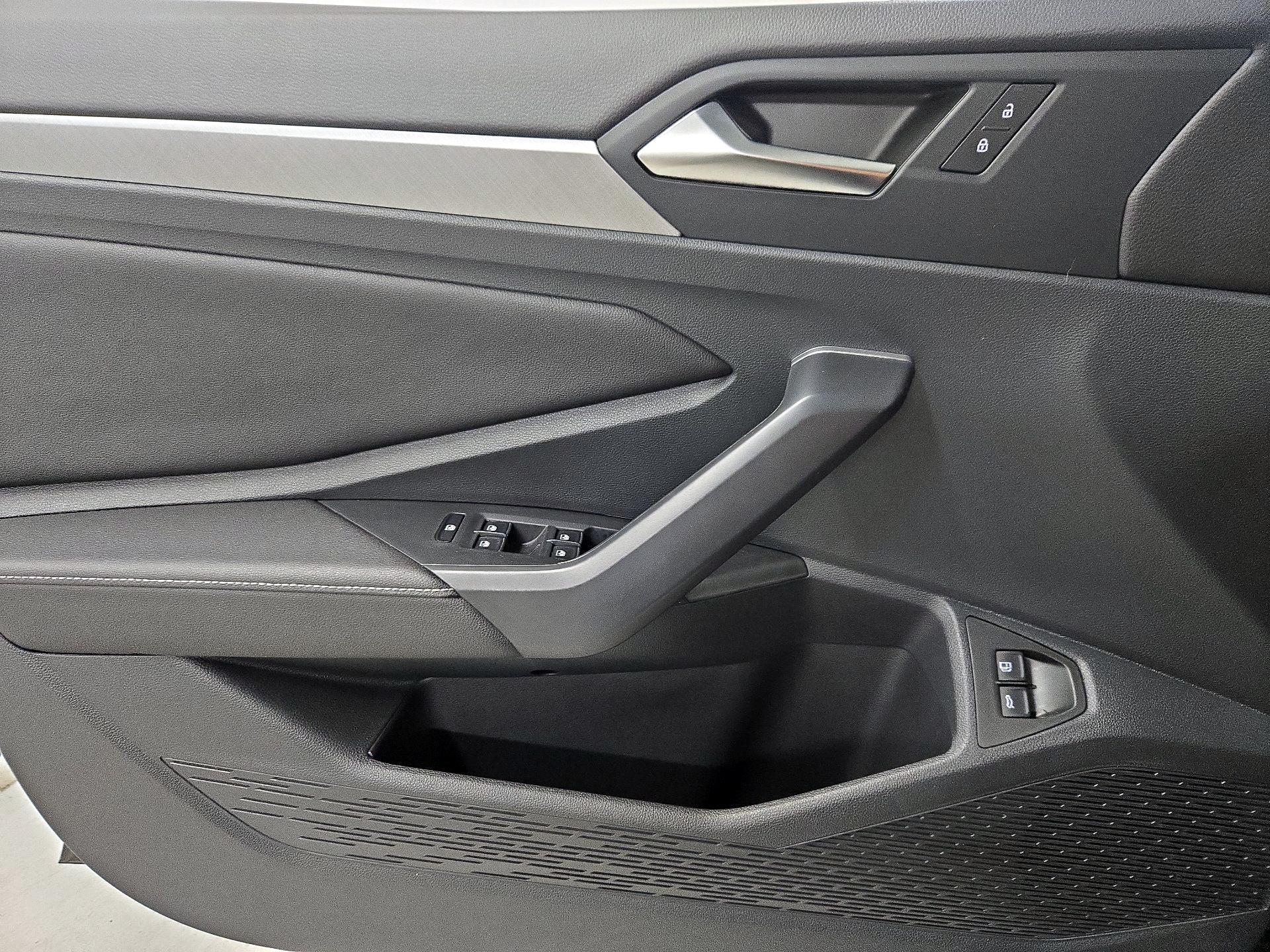 Thumbnail: 2024 Volkswagen Jetta - 12