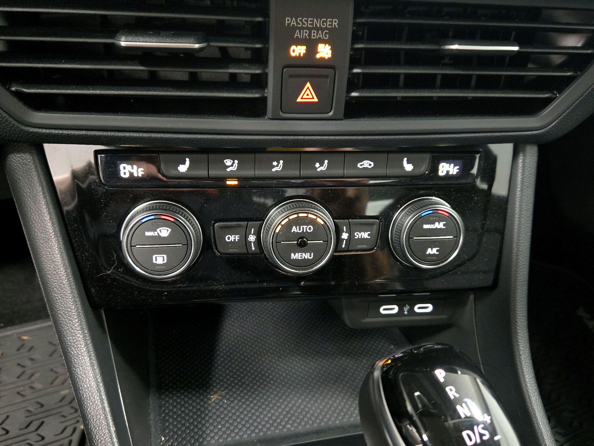 Thumbnail: 2024 Volkswagen Jetta - 16