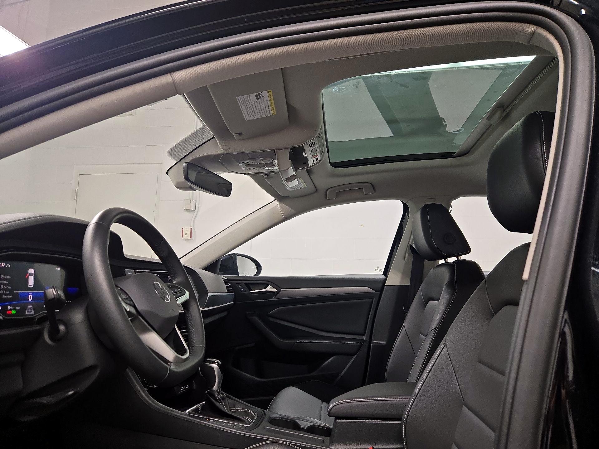 Thumbnail: 2024 Volkswagen Jetta - 19